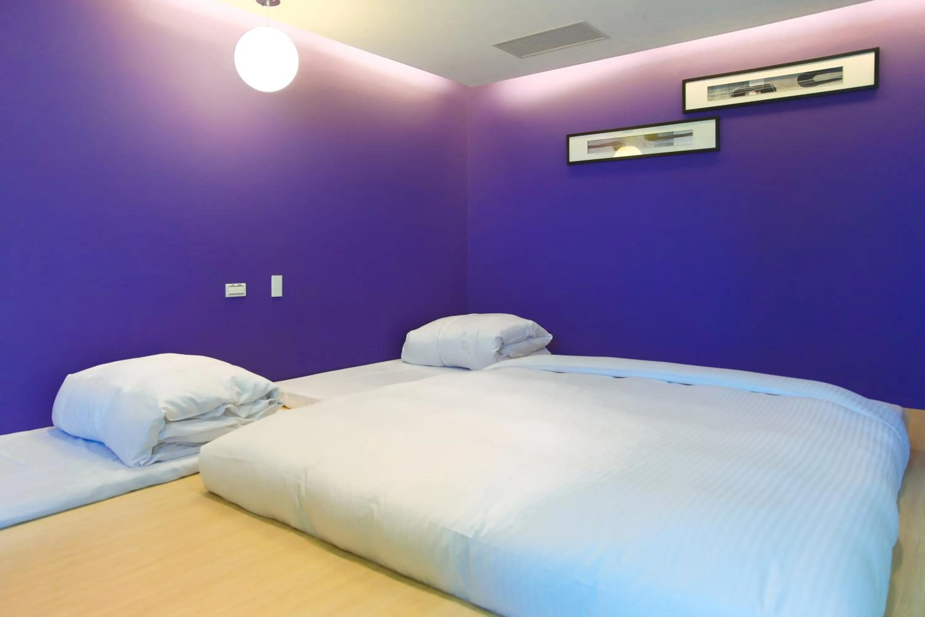 Bed in 823 Tourist Hotel