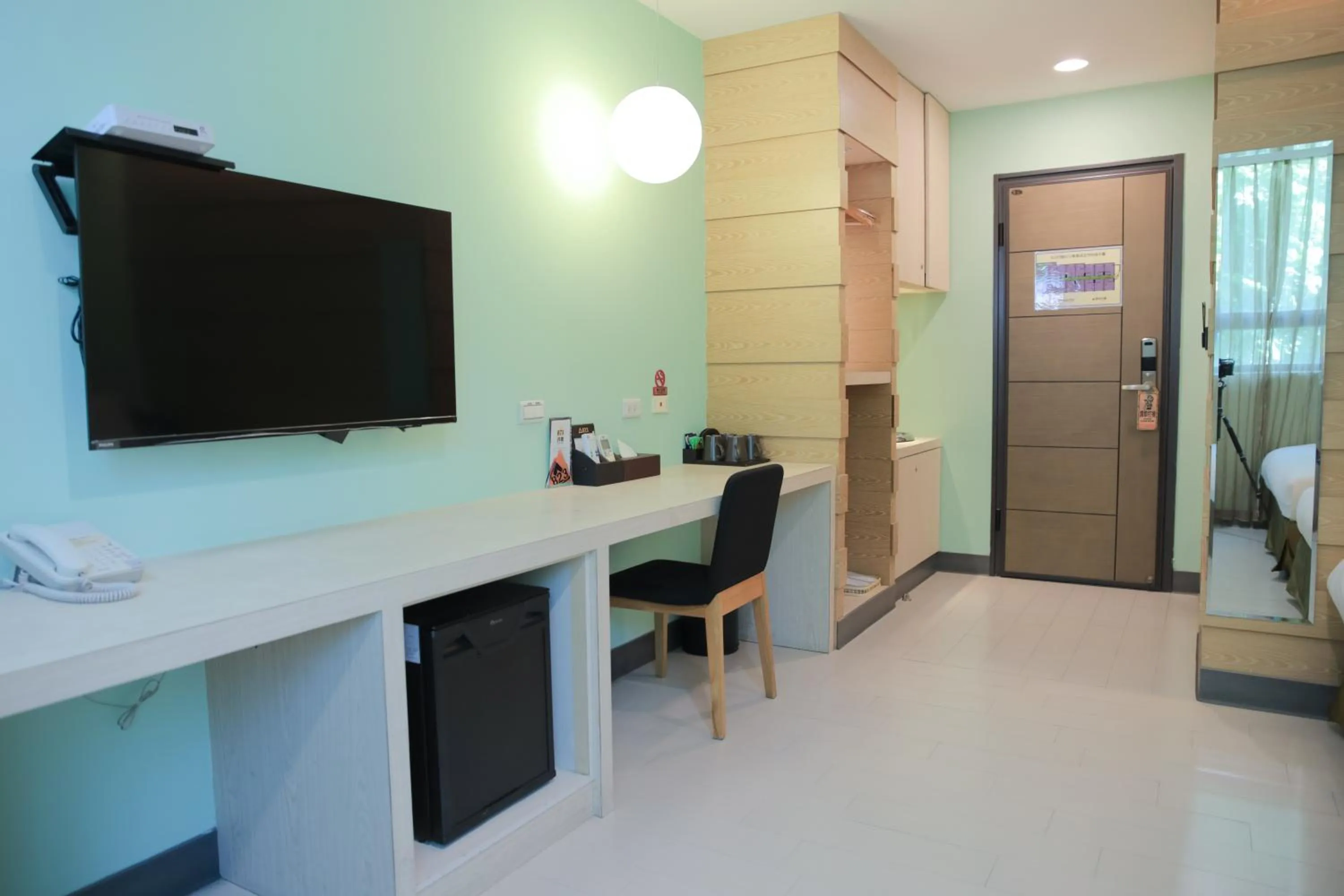 Kitchen or kitchenette in 823 Tourist Hotel