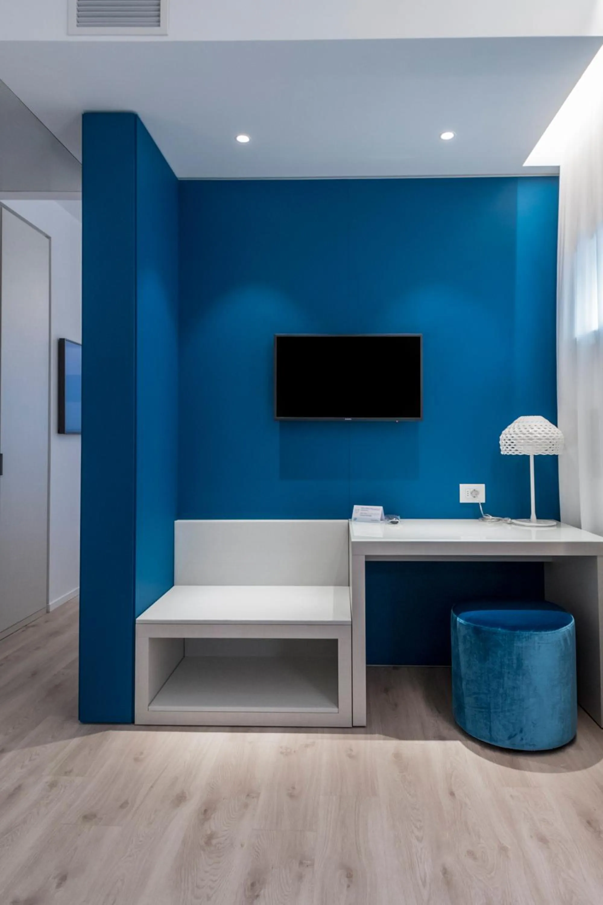 Seating area, Bed in Hotel Orient & Pacific