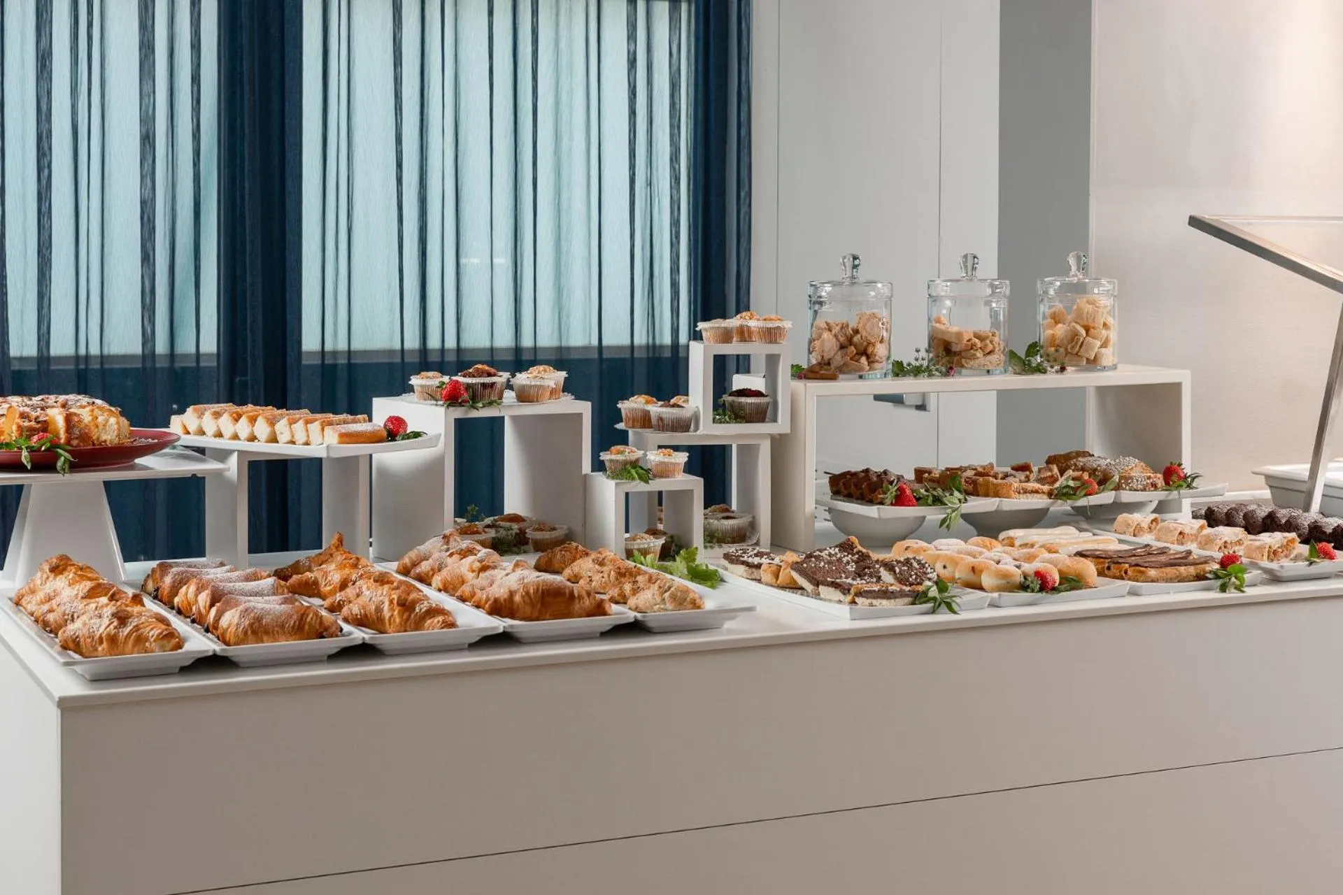 Breakfast in Hotel Orient & Pacific