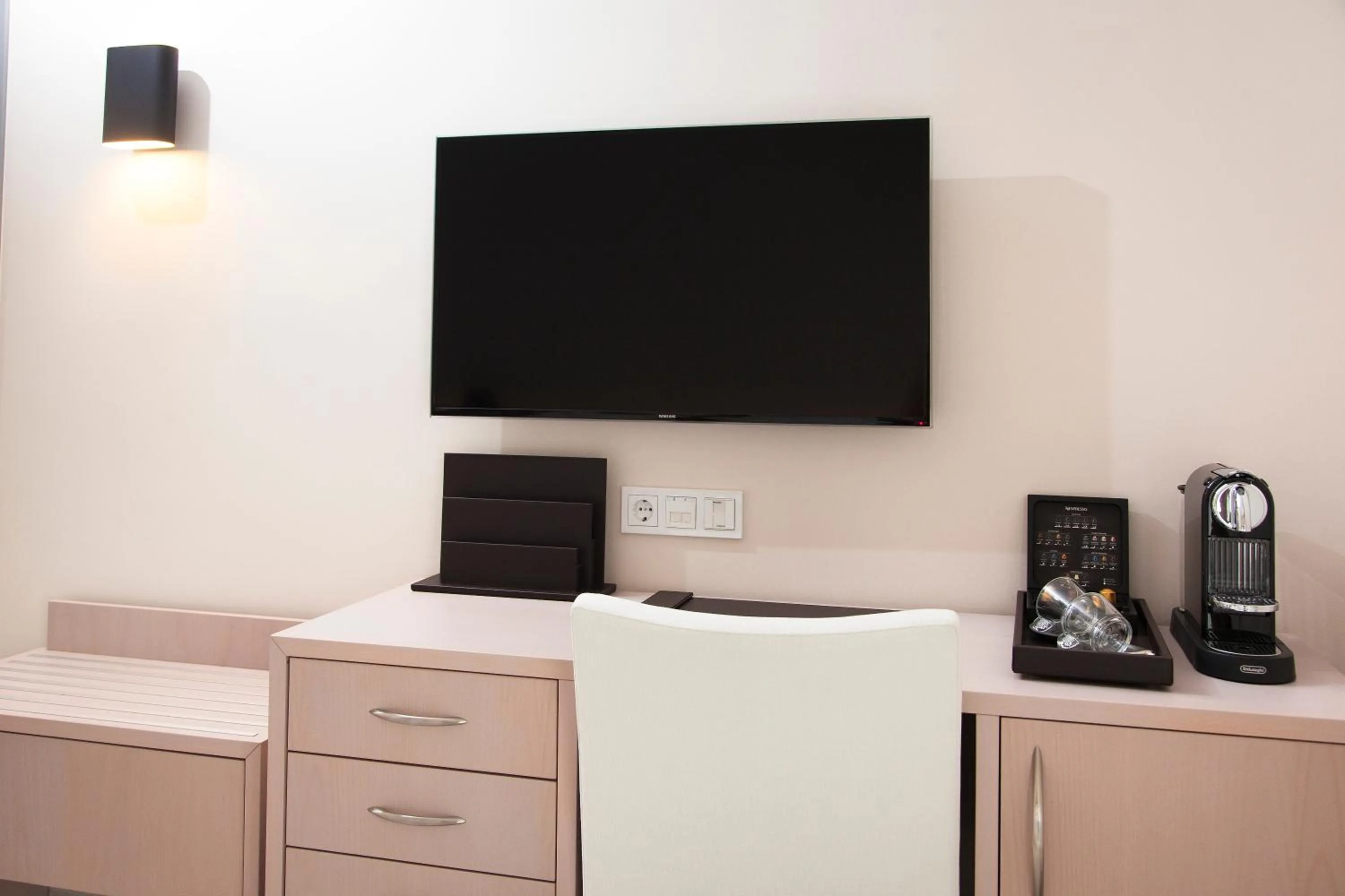 Deluxe Double or Twin Room with Sea View in Ayia Marina Suites