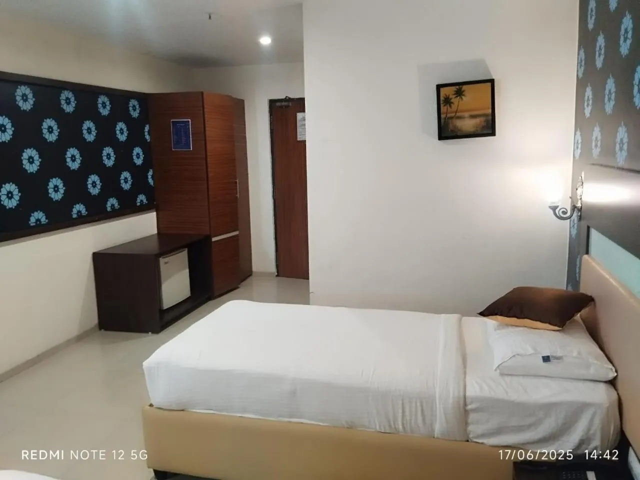 Bed in Hotel Sitara Grand L.B. Nagar