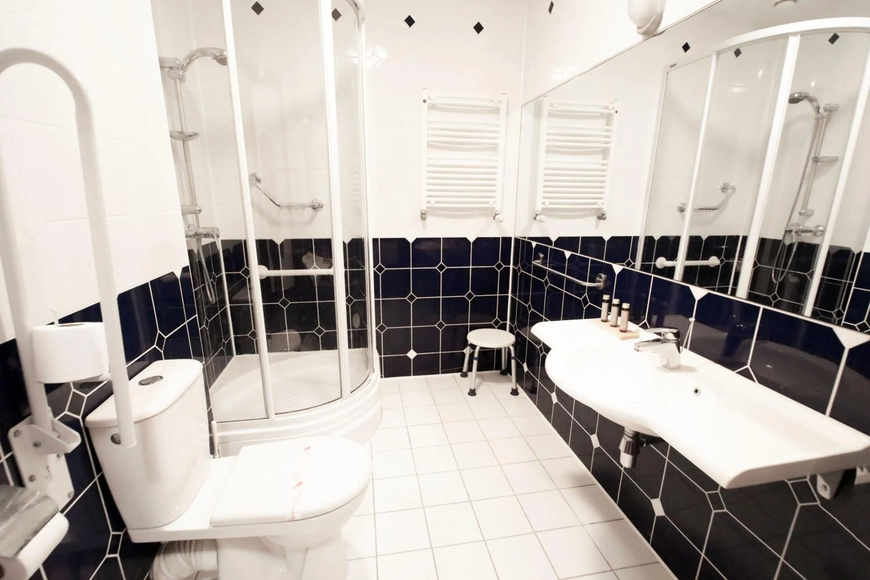 Bathroom in St. George Family & Senior Spa Kudowa-Zdrój