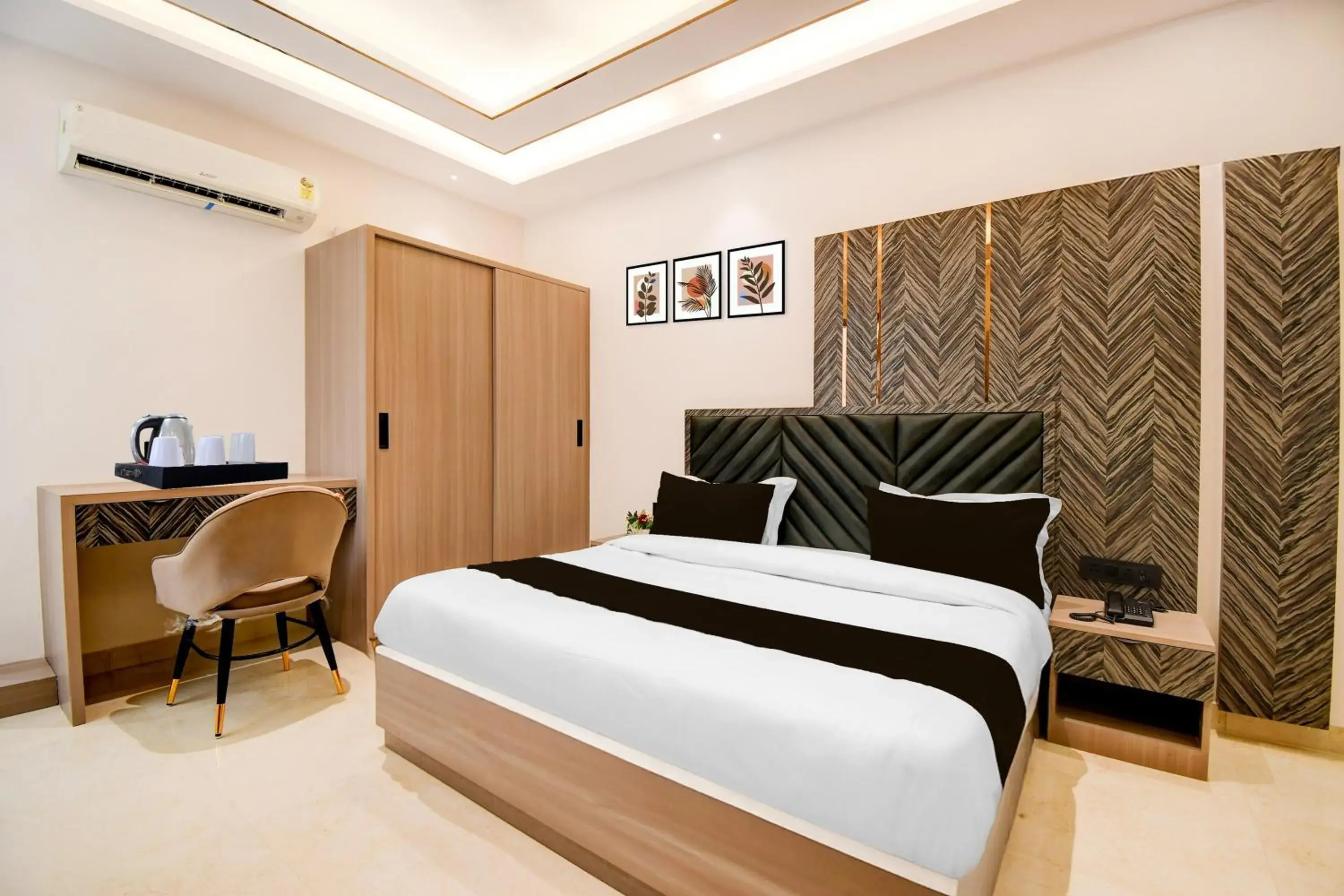 Standard Double Room - single occupancy in Super Townhouse Oak Ratanpur Panki Standard Double Room - single occupancy in Super Townhouse Oak Ratanpur Panki