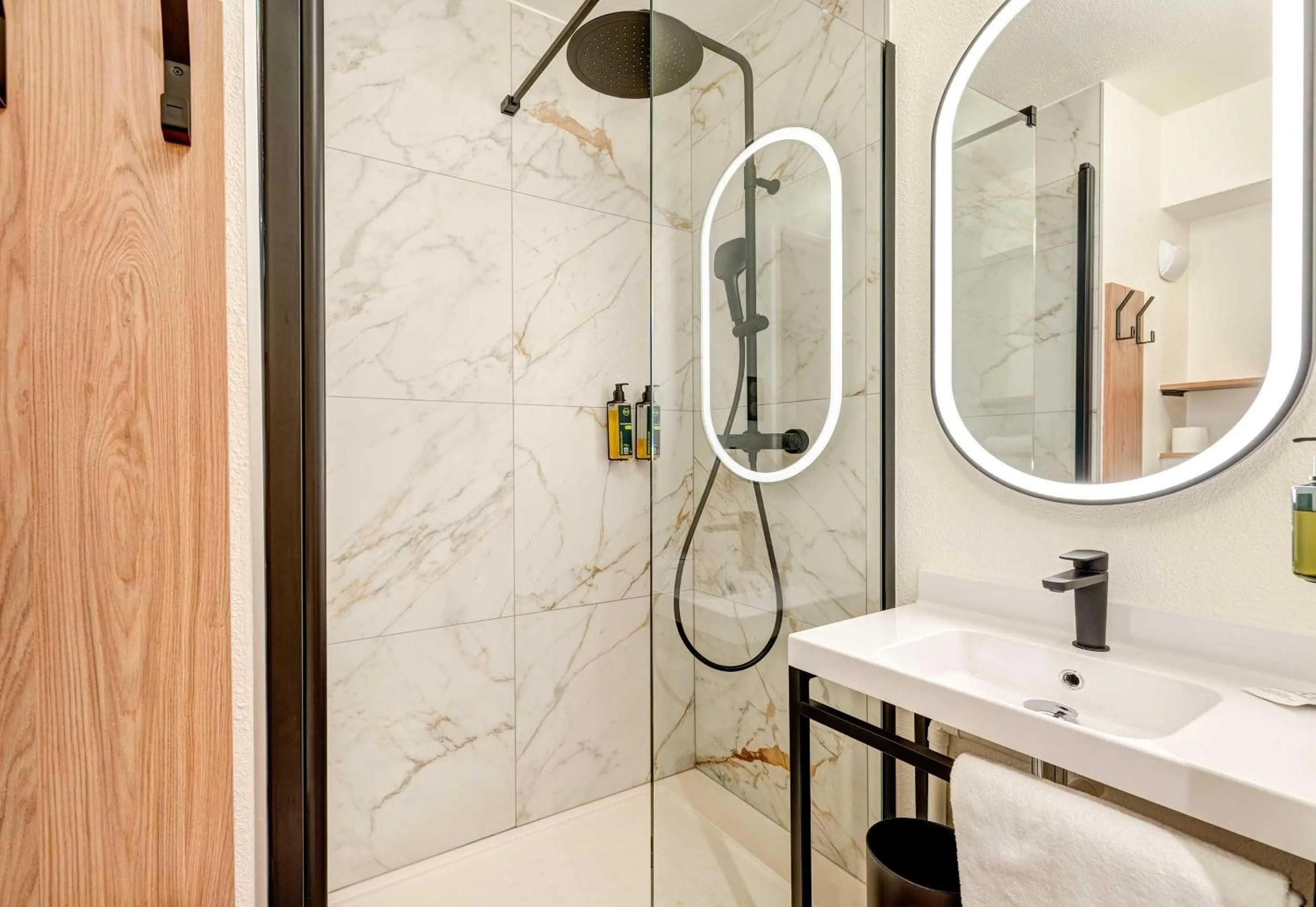 Bathroom in B&B HOTEL Paris Italie Porte de Choisy