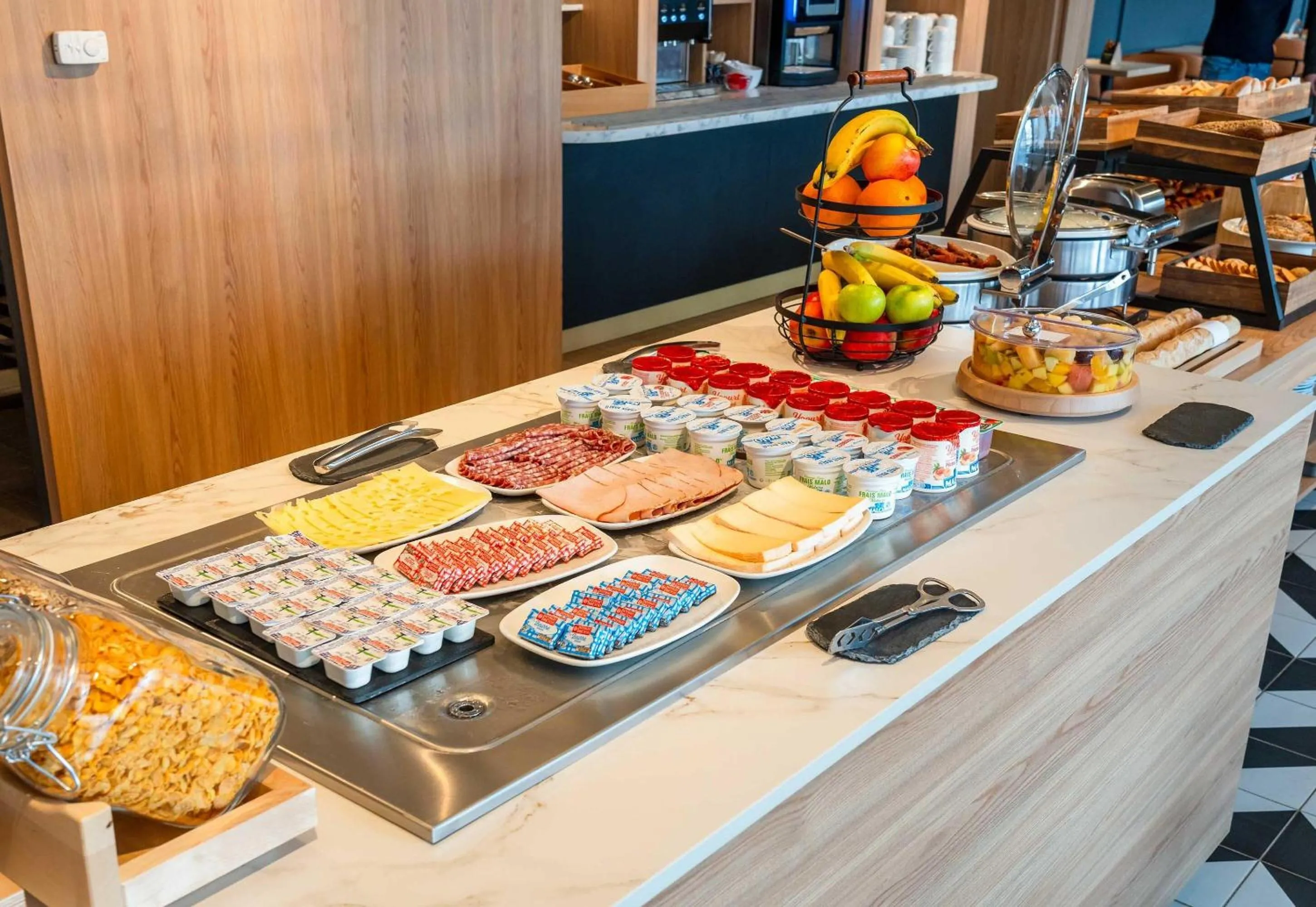 Restaurant/places to eat in B&B HOTEL Paris Italie Porte de Choisy