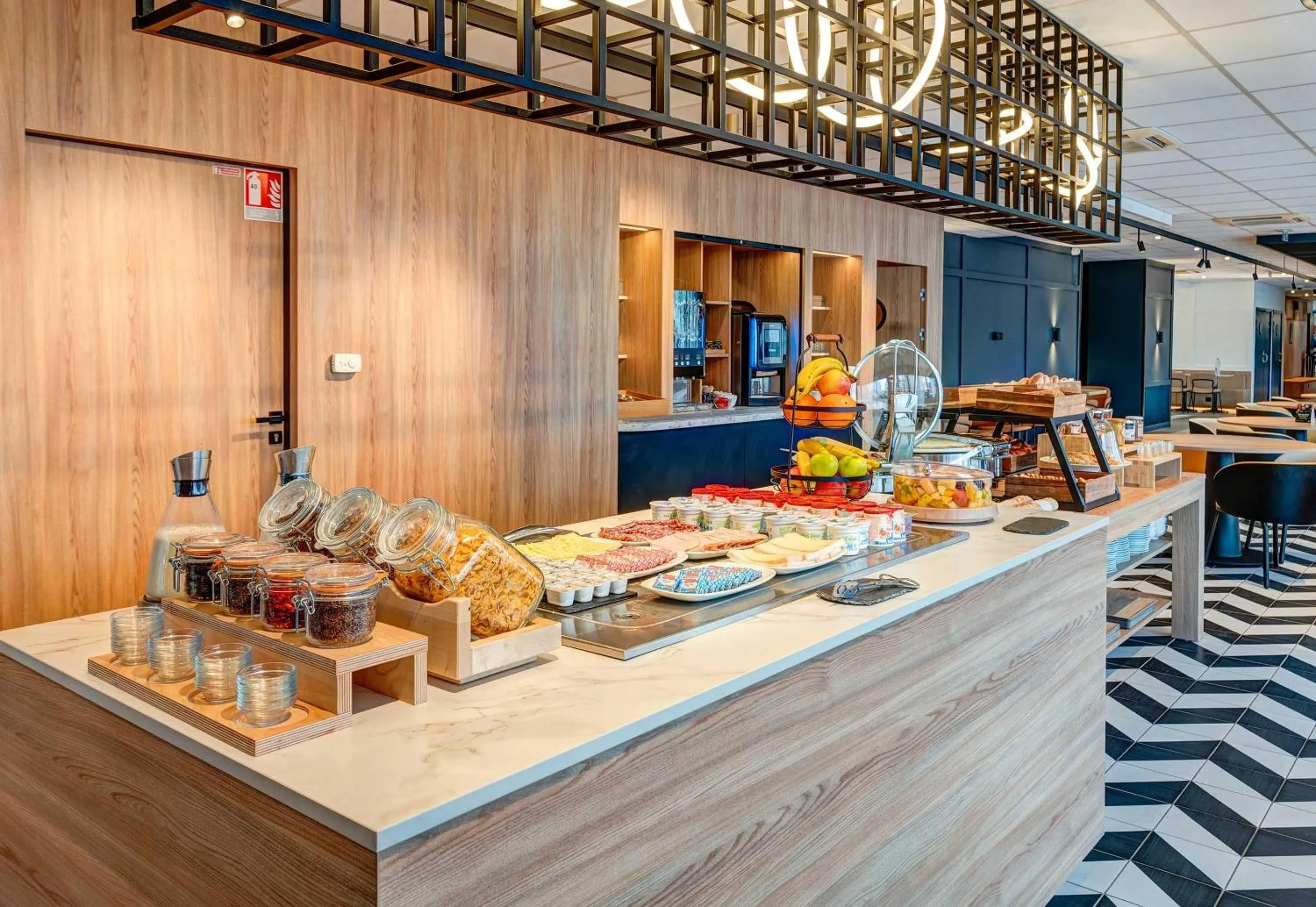 Restaurant/places to eat in B&B HOTEL Paris Italie Porte de Choisy