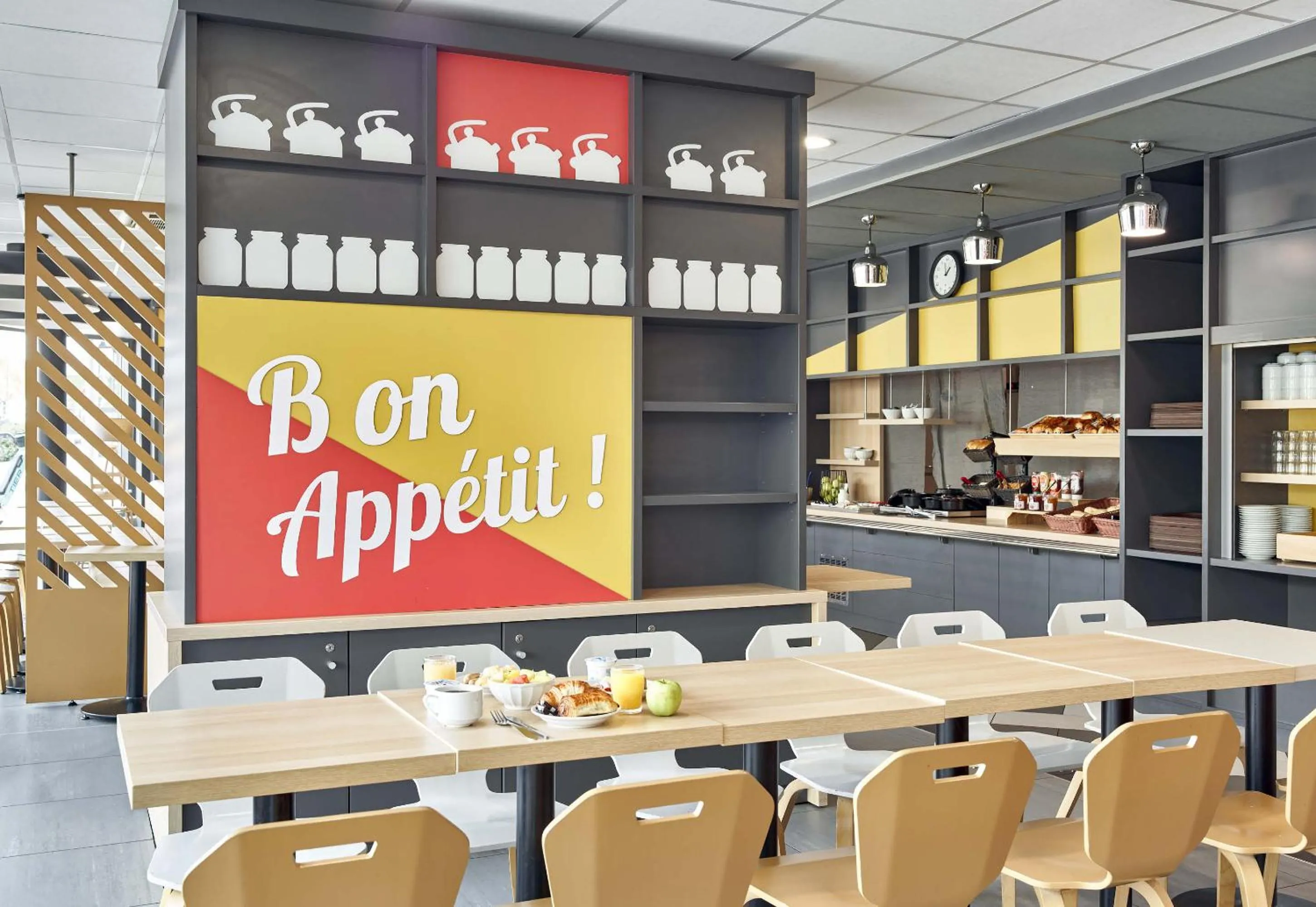 Breakfast in B&B HOTEL Paris Italie Porte de Choisy