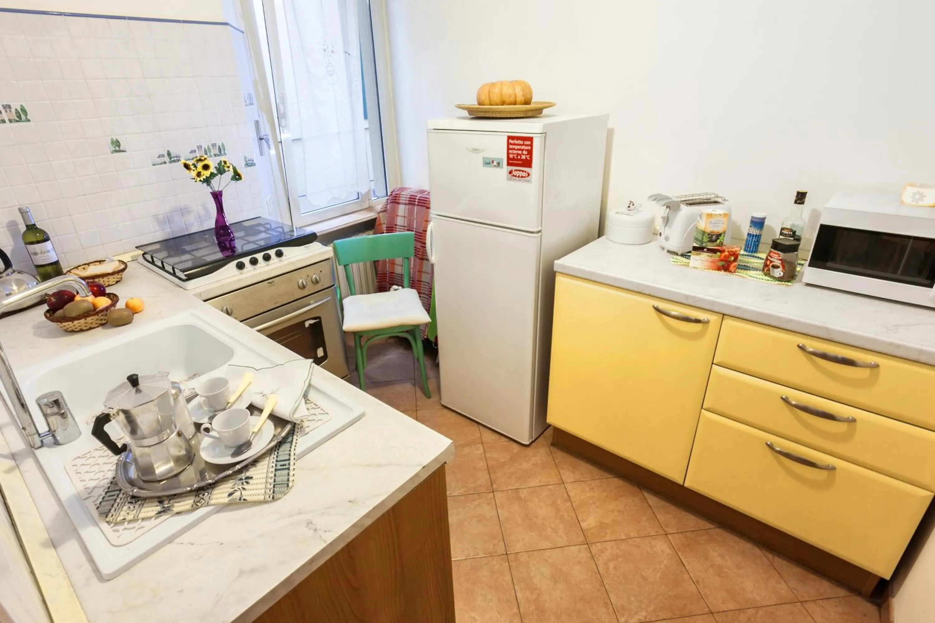 Communal kitchen, Coffee/Tea Facilities in B&B Prati