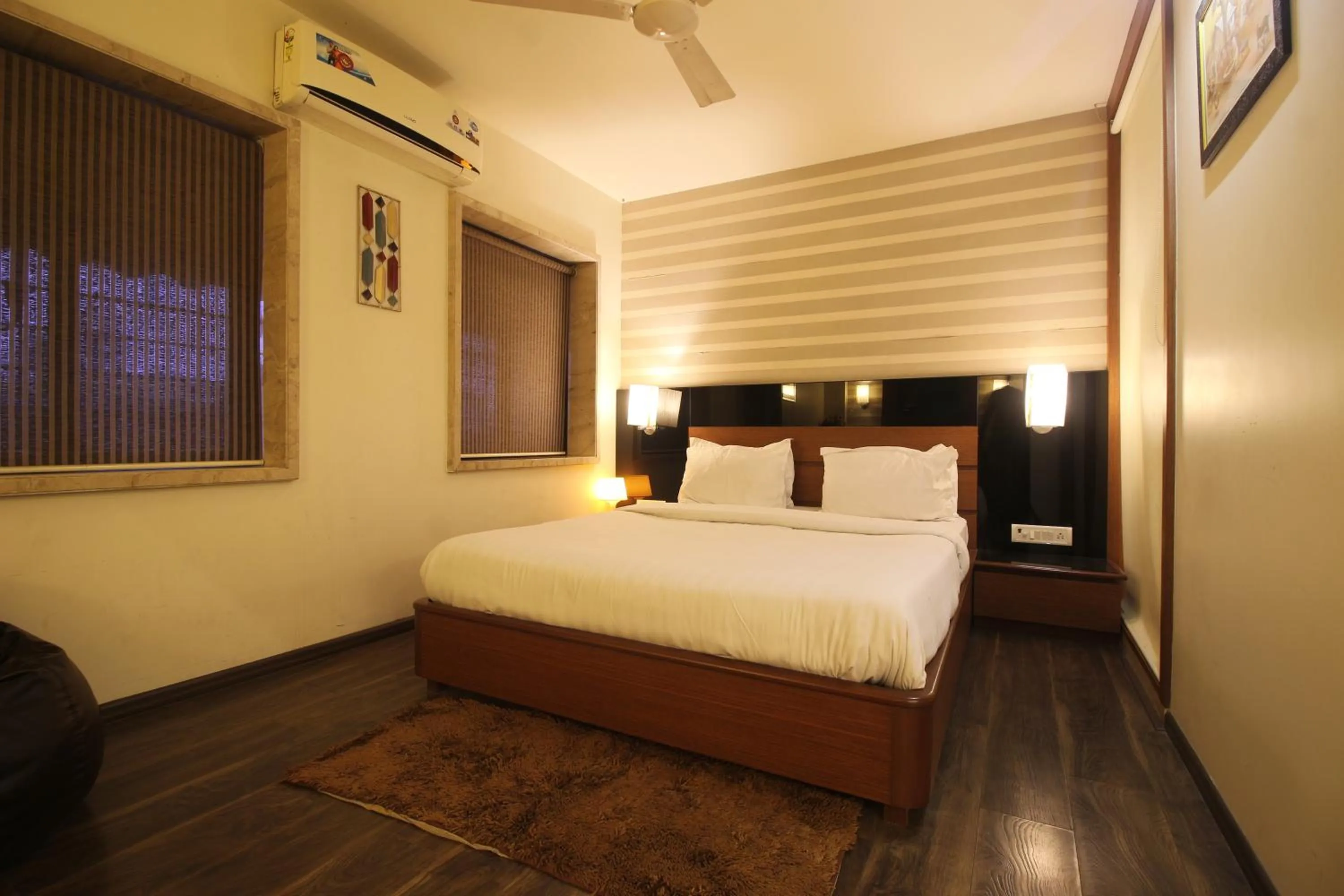 Bedroom in Redwings Castle Hotel