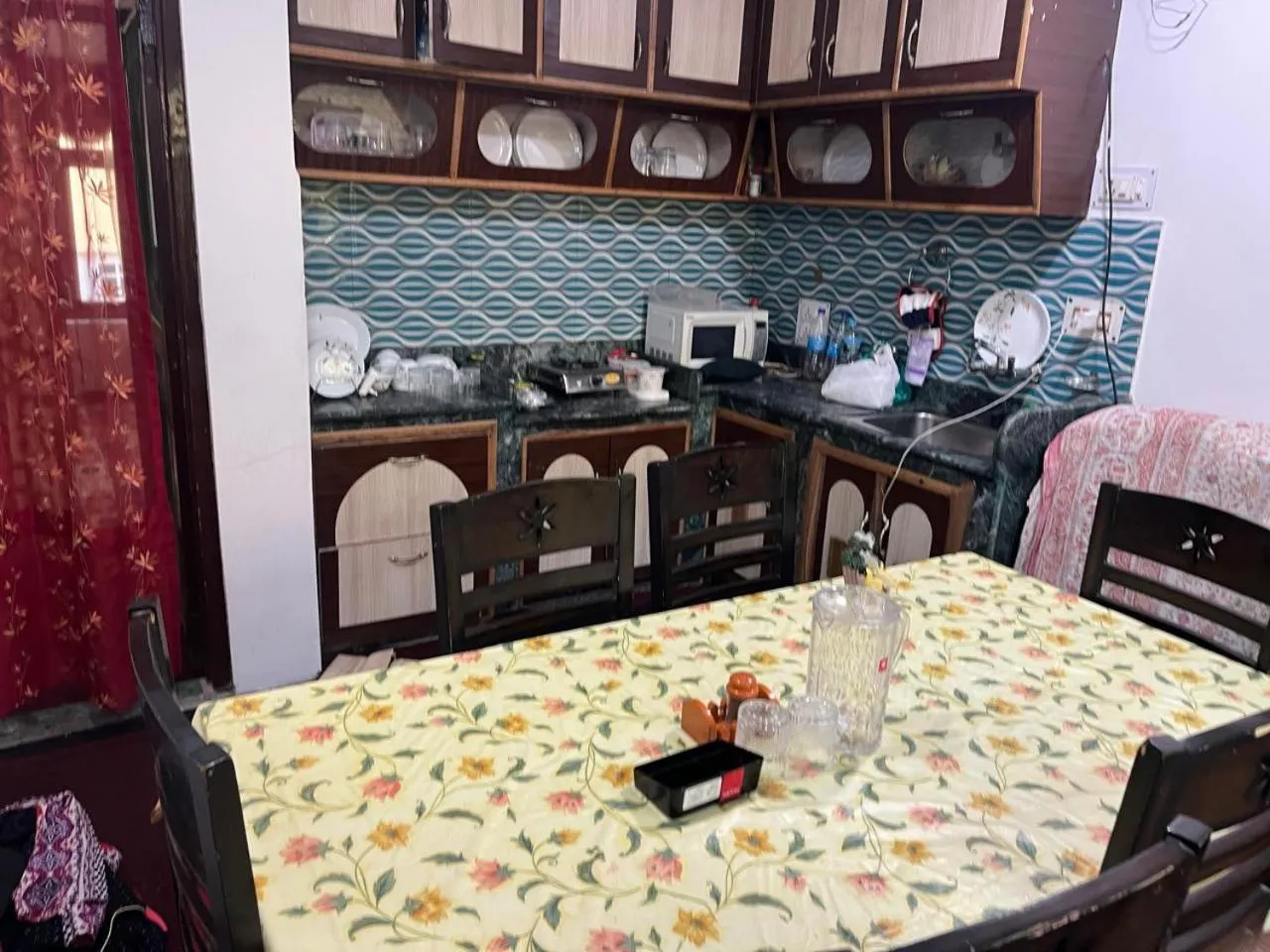 Kitchen or kitchenette in Al Mubeen home stay