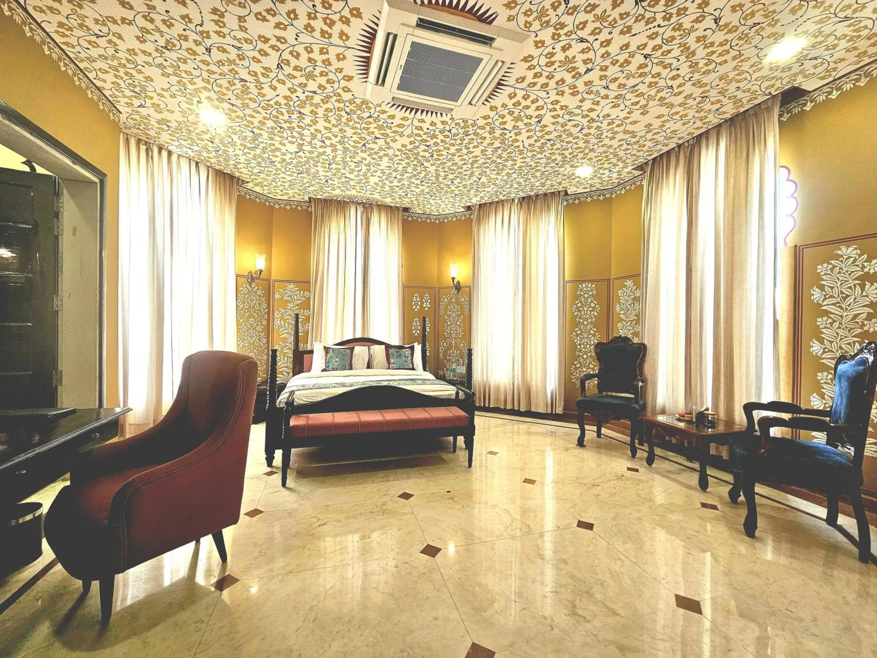 Bed in Kesar Bagh Palace Chittorgarh