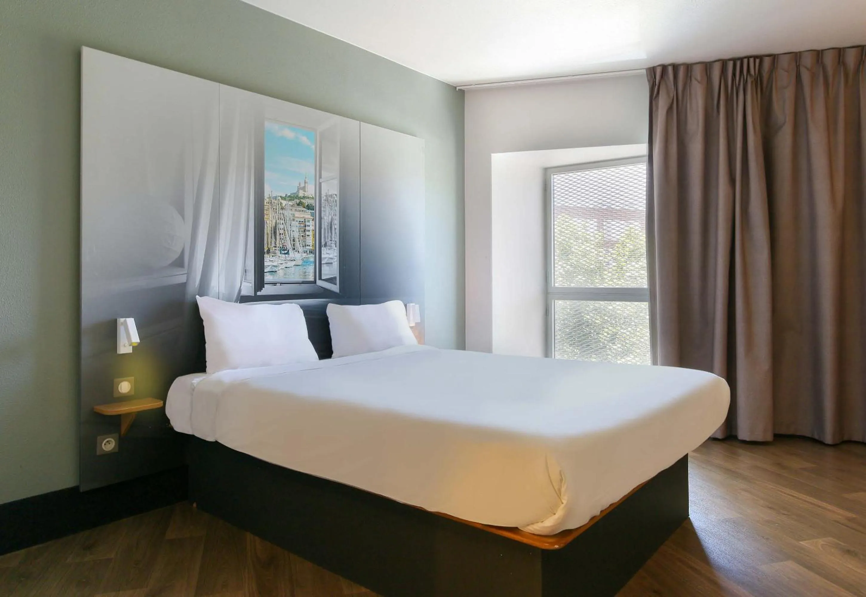 Bedroom, Bed in B&B HOTEL Marseille Euromed