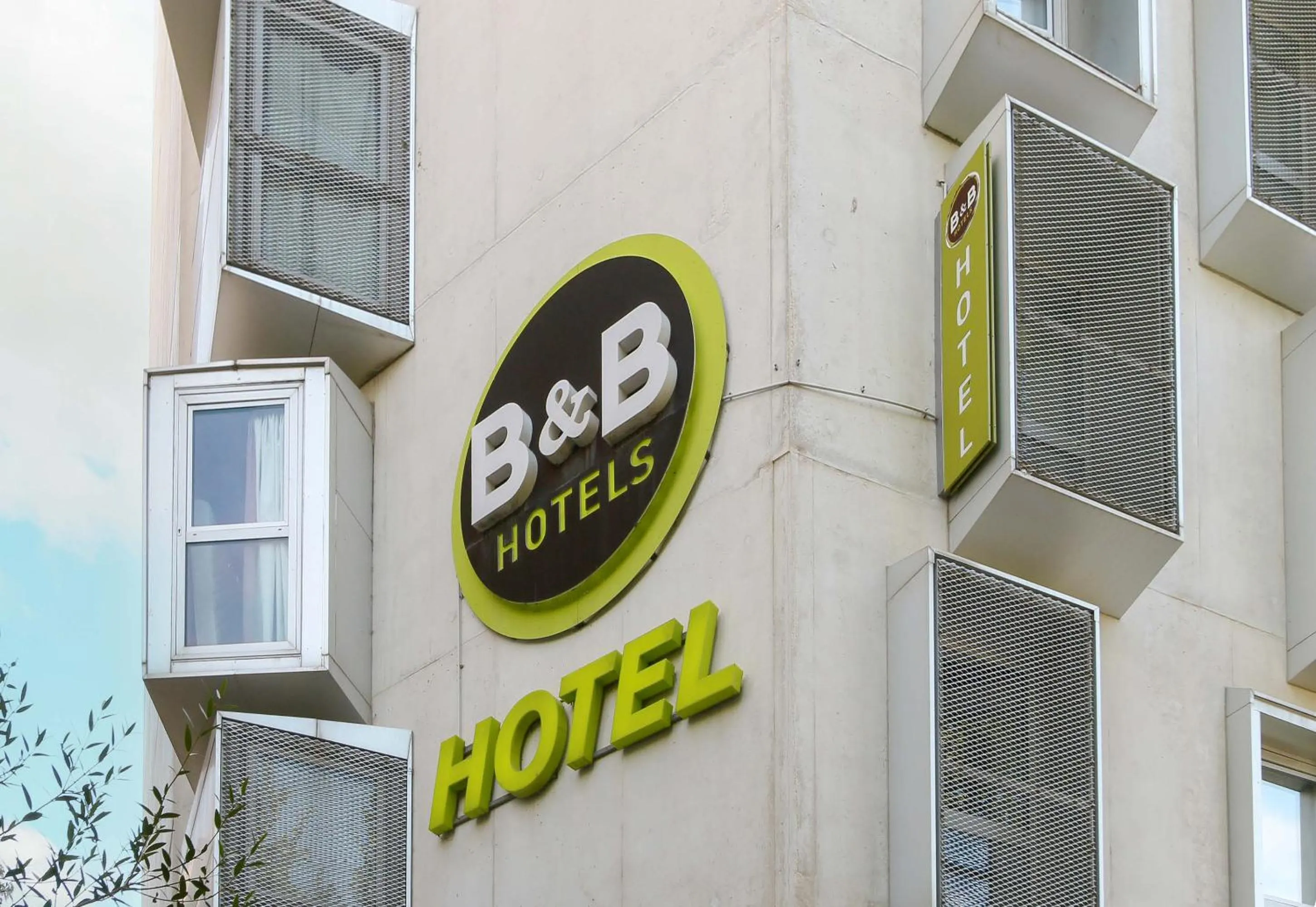 Property logo or sign in B&B HOTEL Marseille Euromed