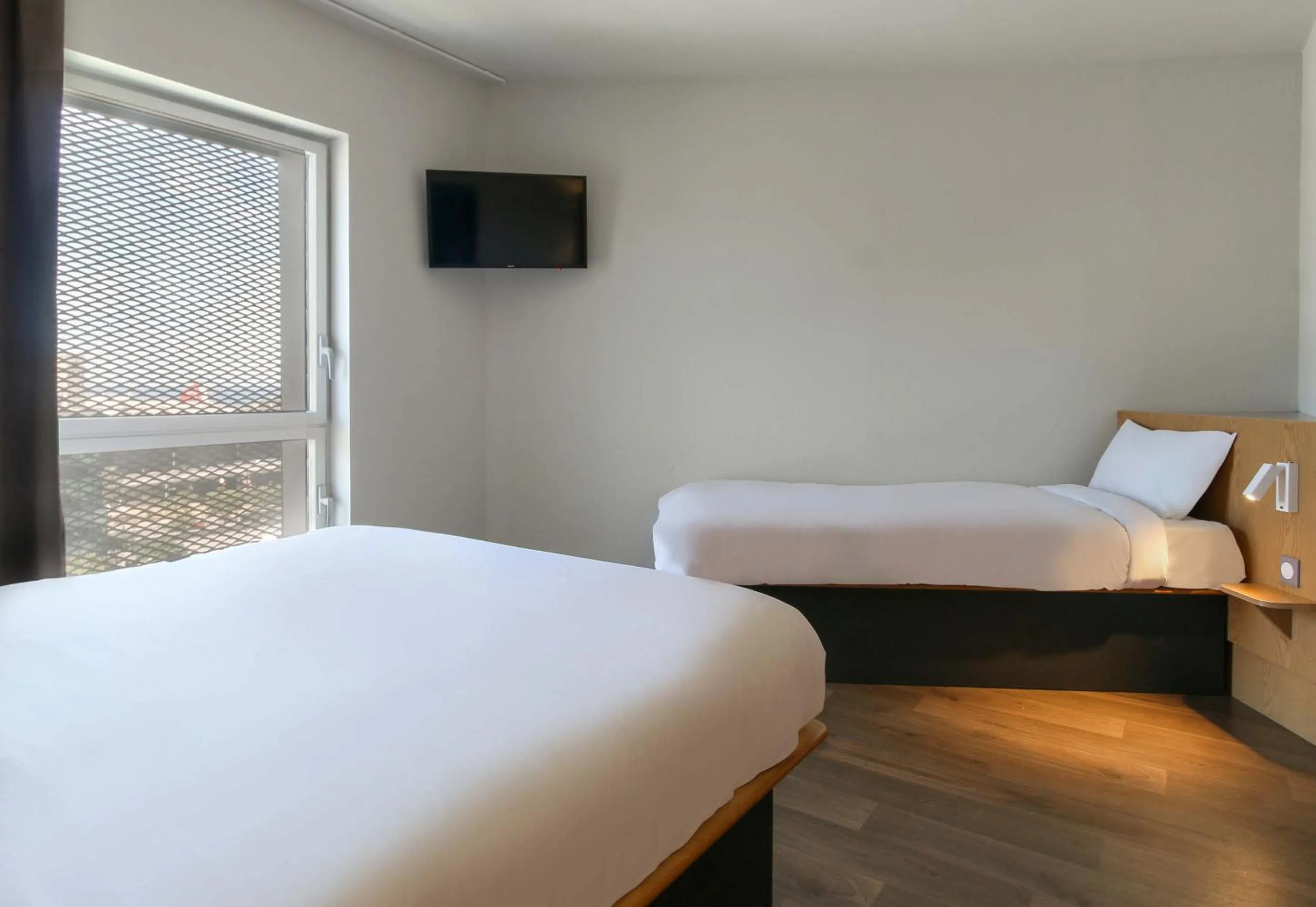 Bedroom, Bed in B&B HOTEL Marseille Euromed