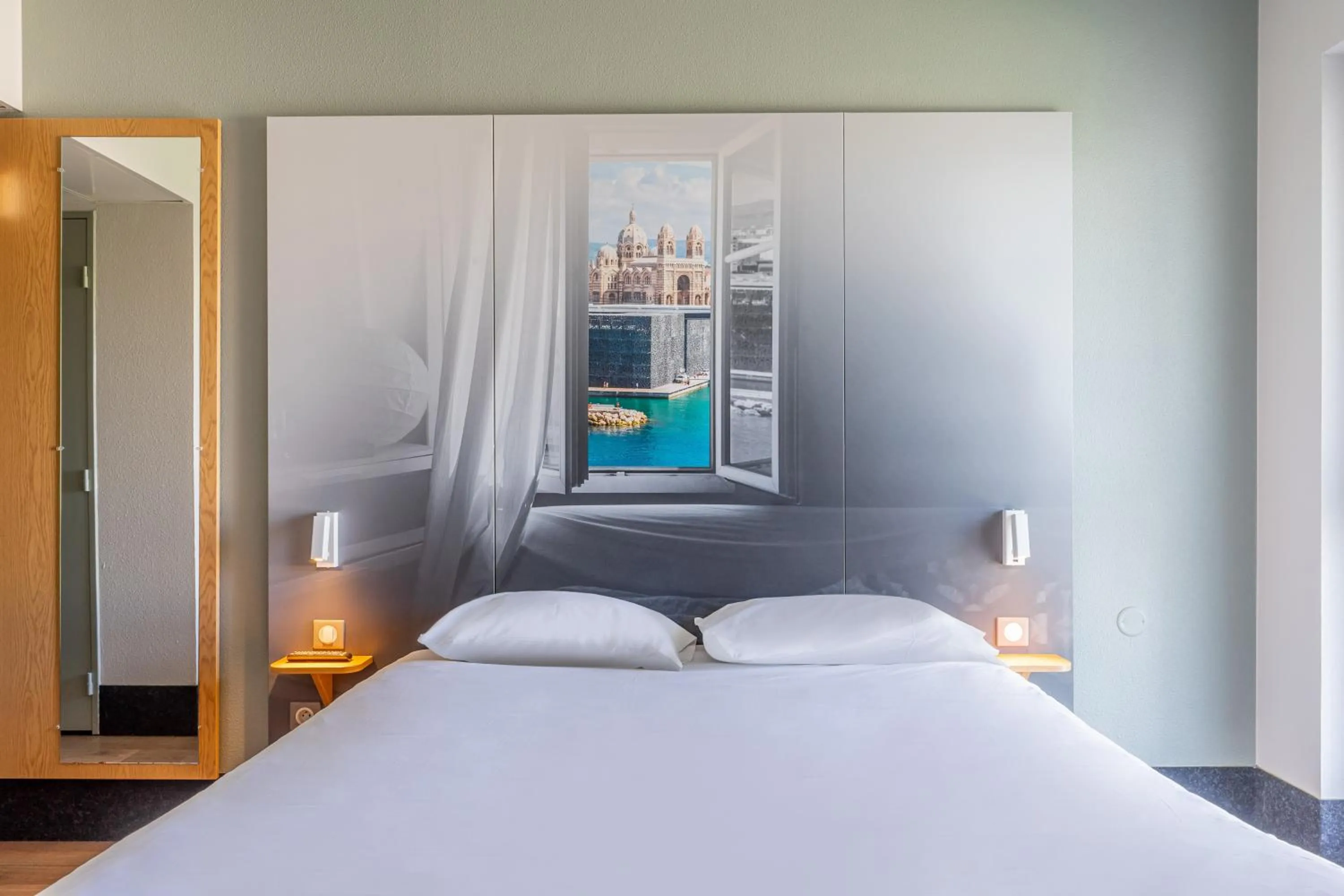 Bedroom, Bed in B&B HOTEL Marseille Euromed