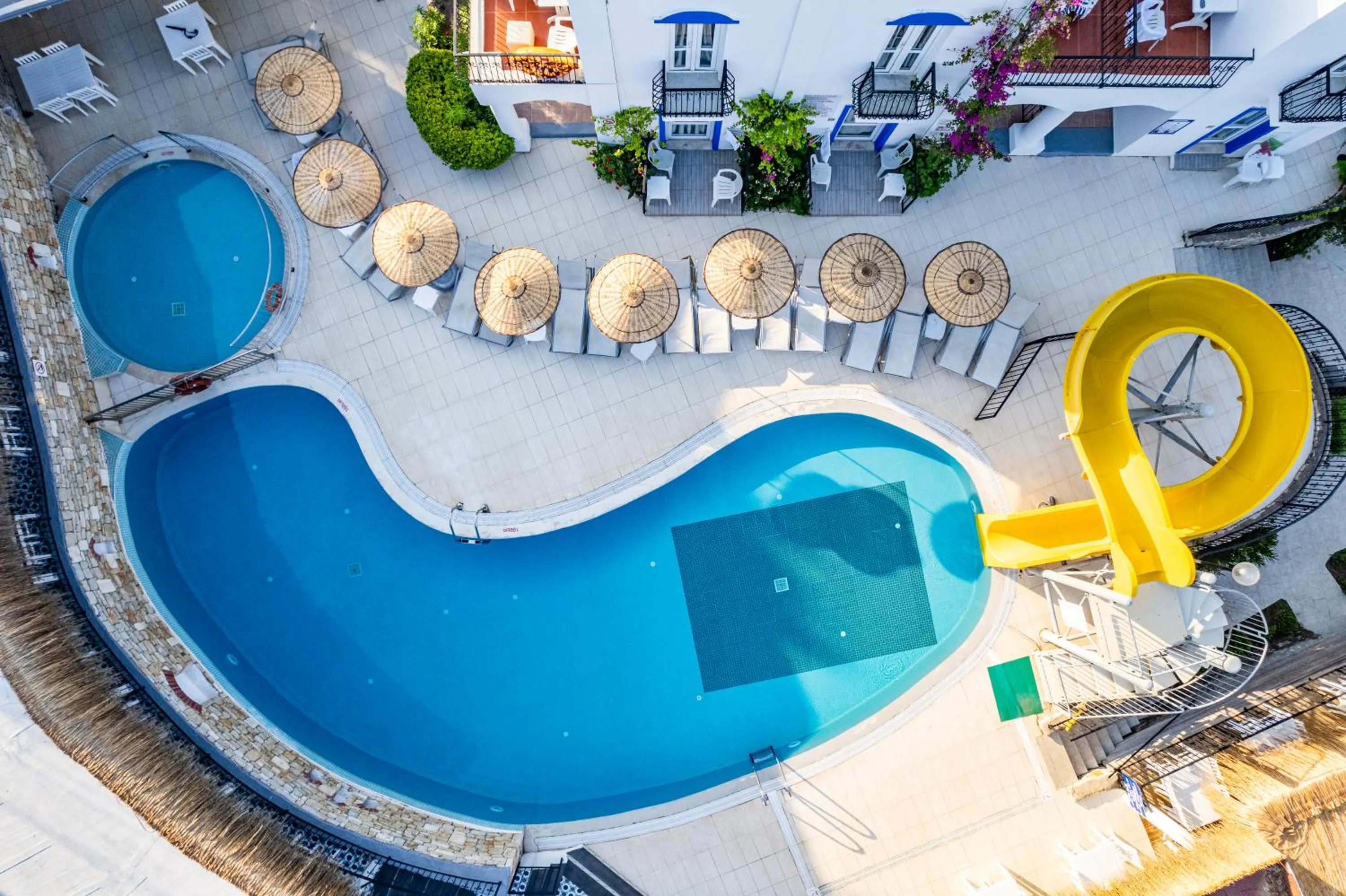 Pool view in Paloma Family Club