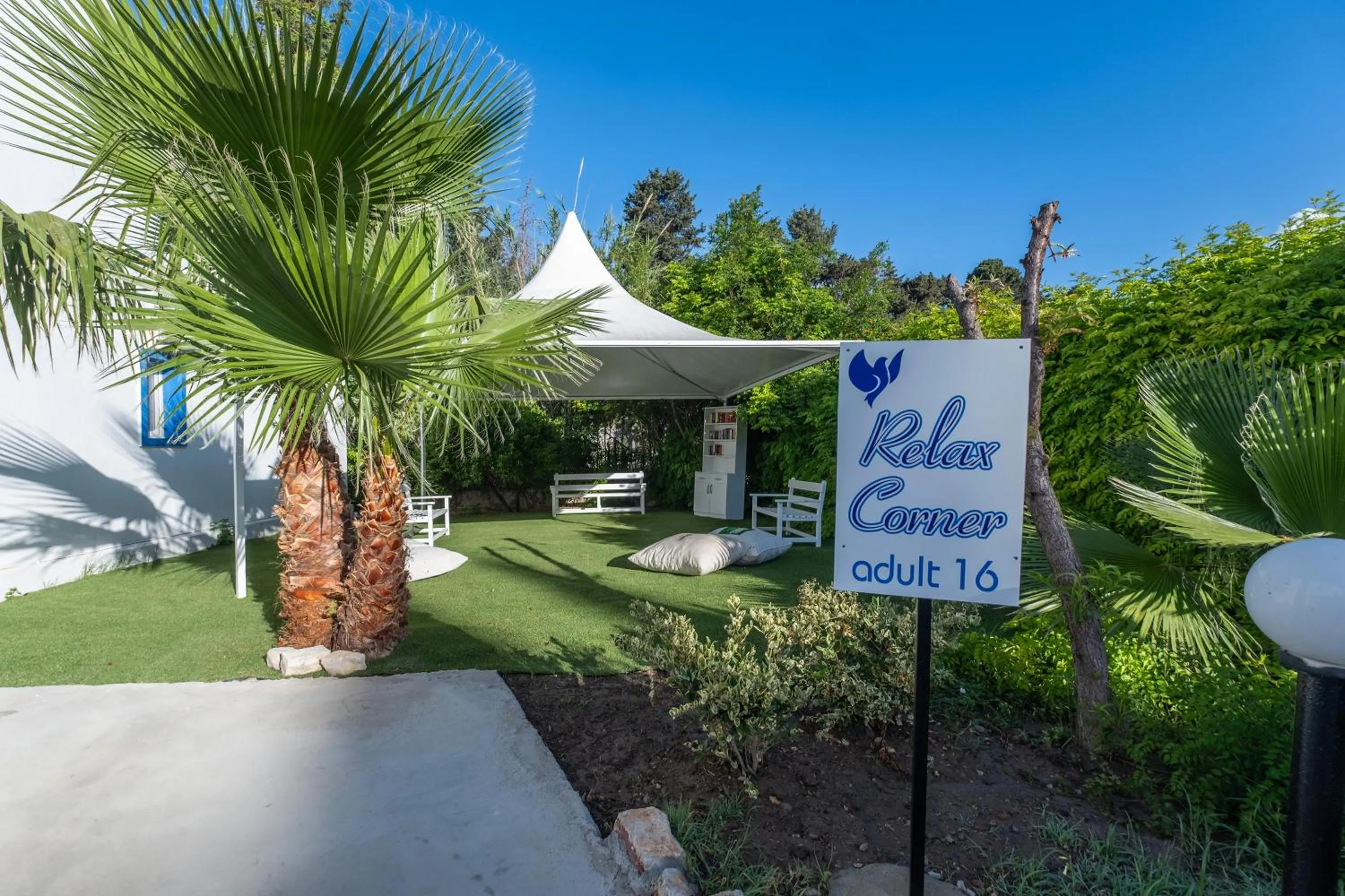 Garden view in Paloma Family Club