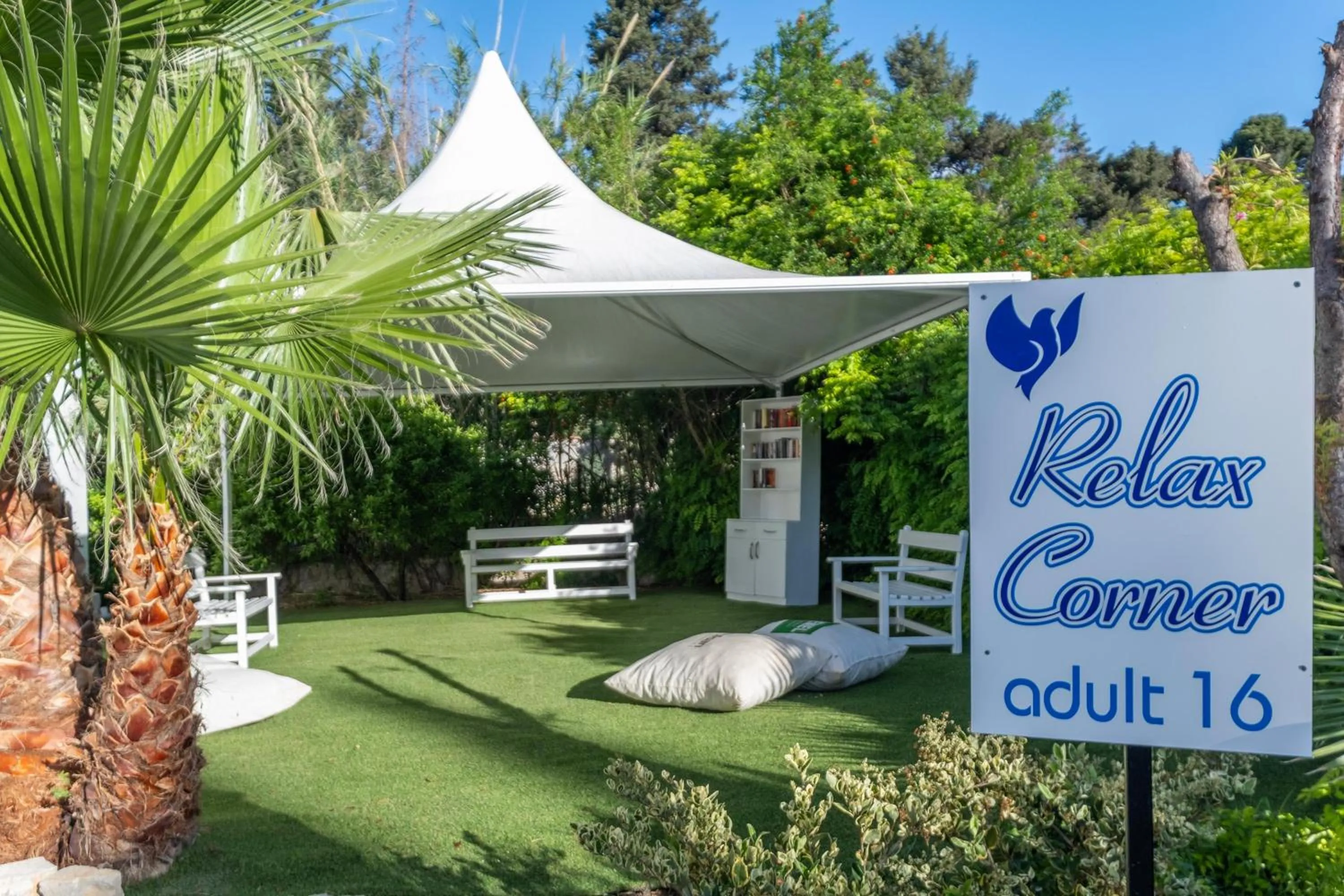 Garden view in Paloma Family Club