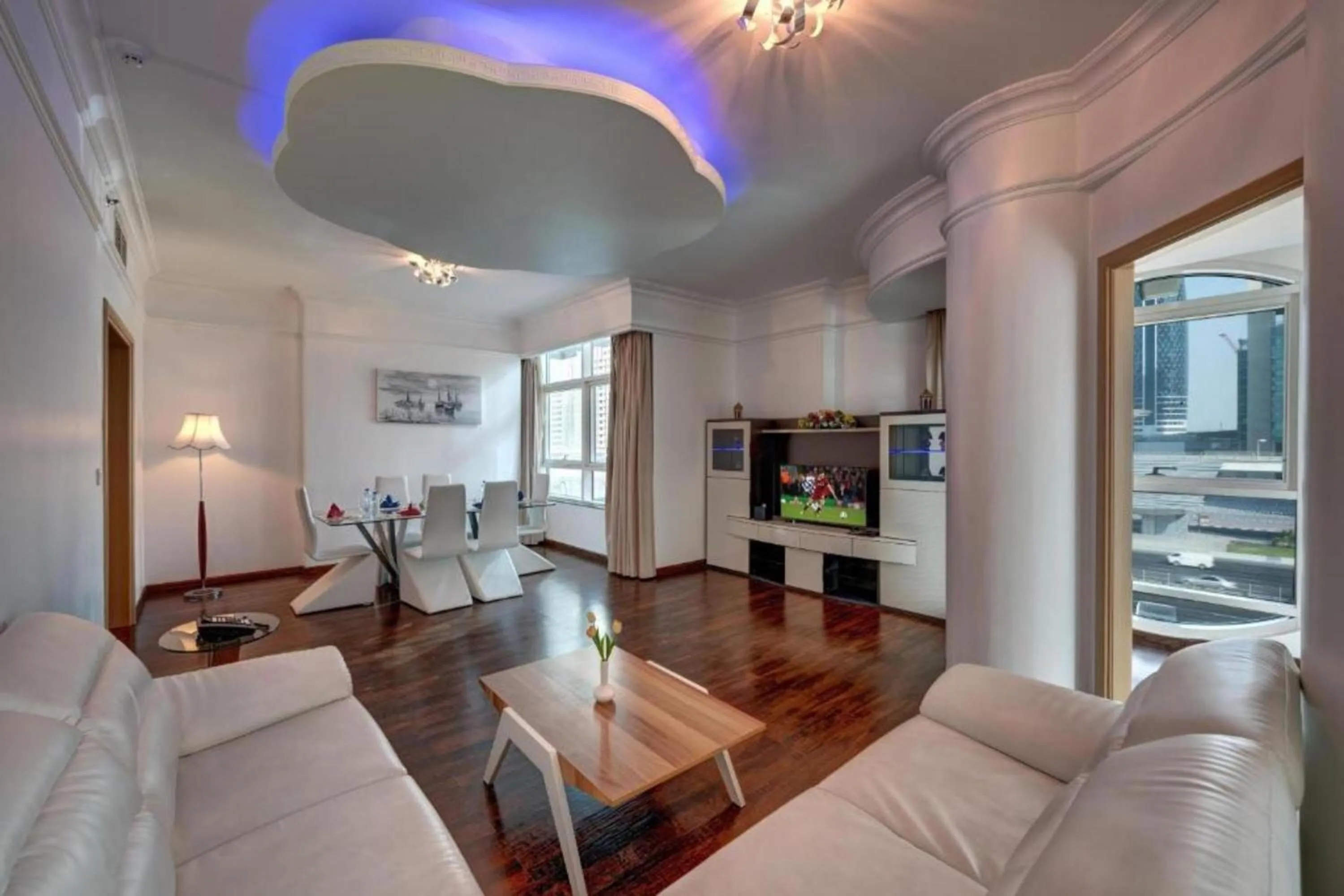 Kitchen or kitchenette in Emirates Grand Hotel Opposite DIFC