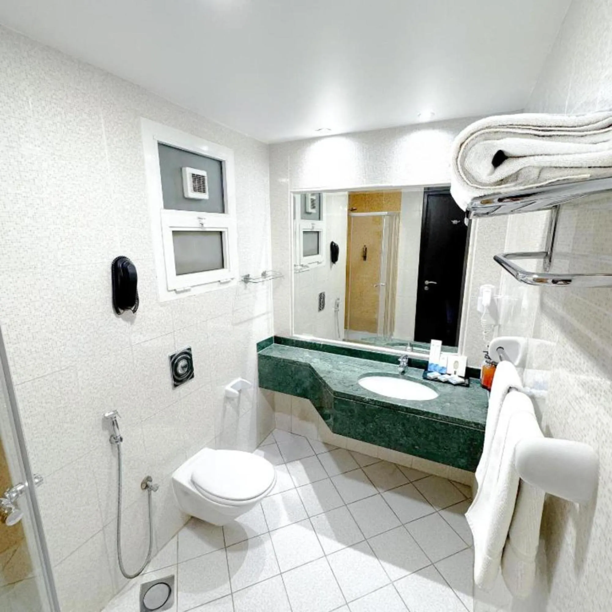 Photo of the whole room in Emirates Grand Hotel Opposite DIFC