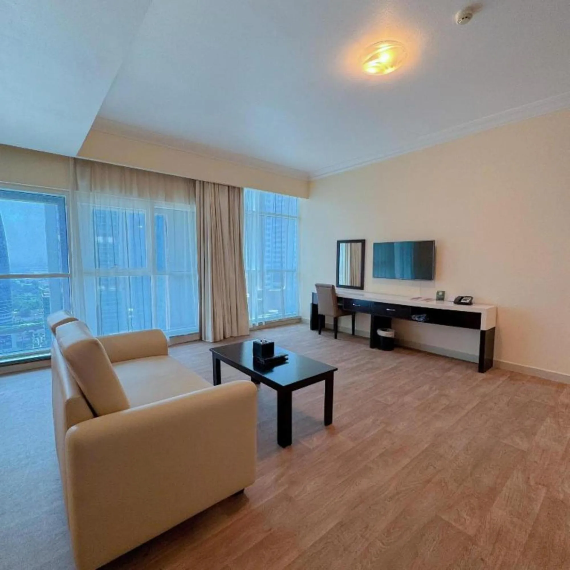 TV and multimedia in Emirates Grand Hotel Opposite DIFC