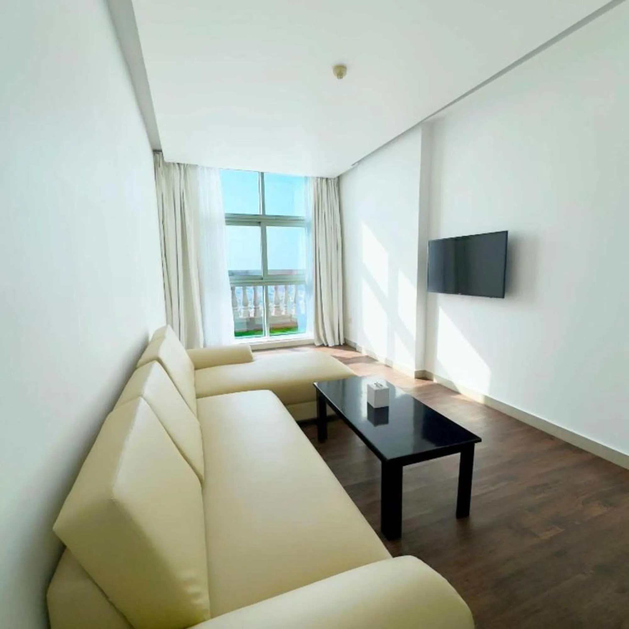 TV and multimedia in Emirates Grand Hotel Opposite DIFC