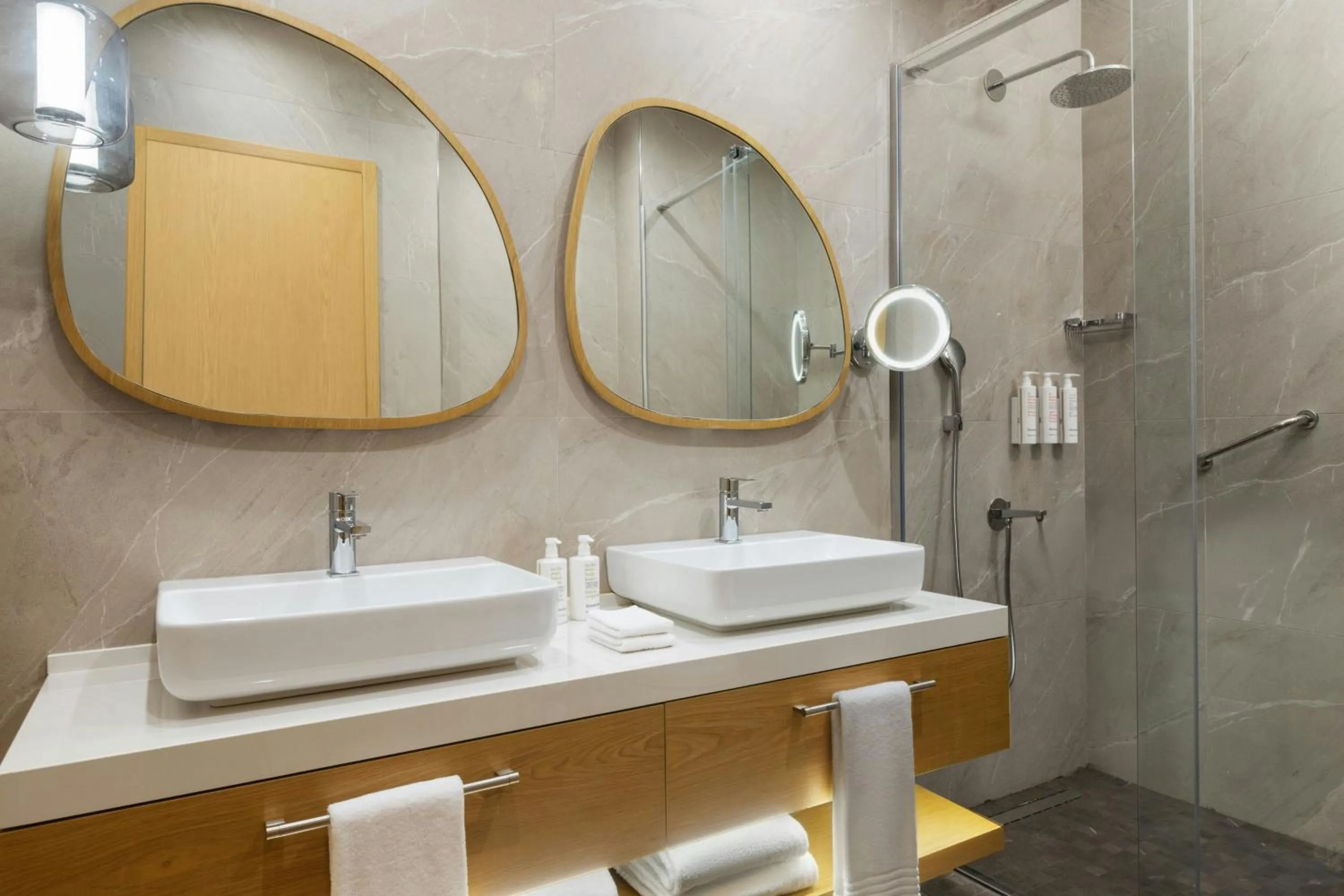 Bathroom in Marriott Executive Apartments Istanbul Investvadi