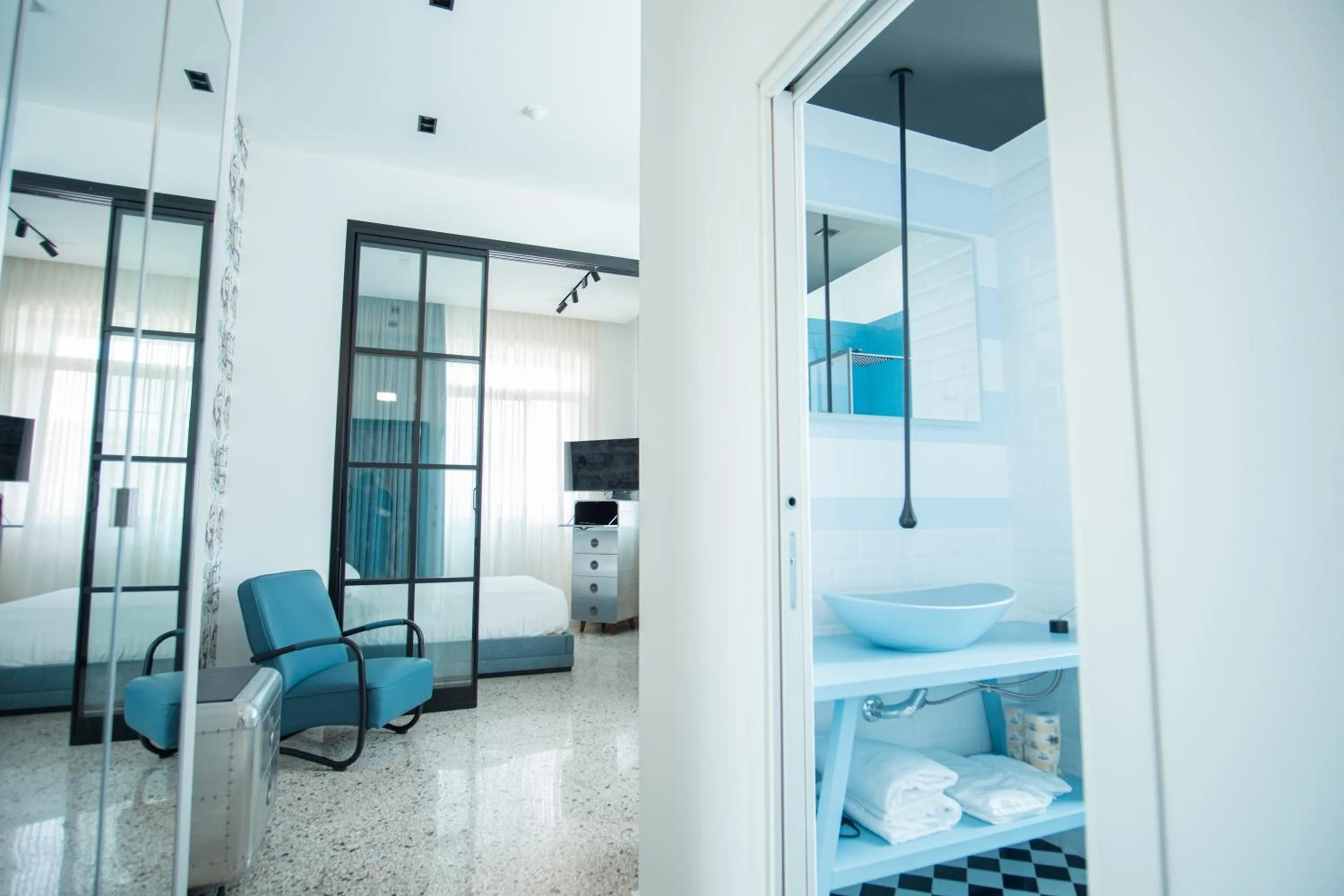 Shower in Palazzo Sebeto