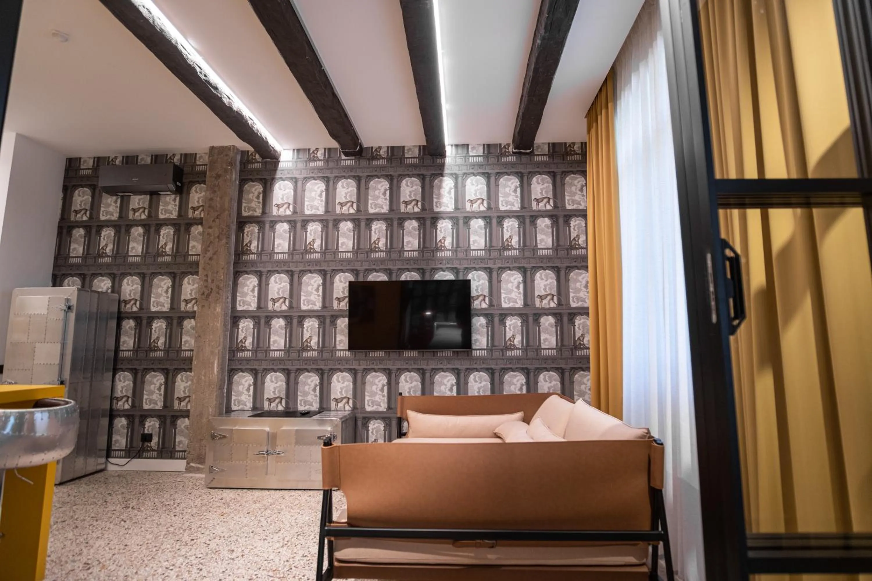 TV and multimedia in Palazzo Sebeto