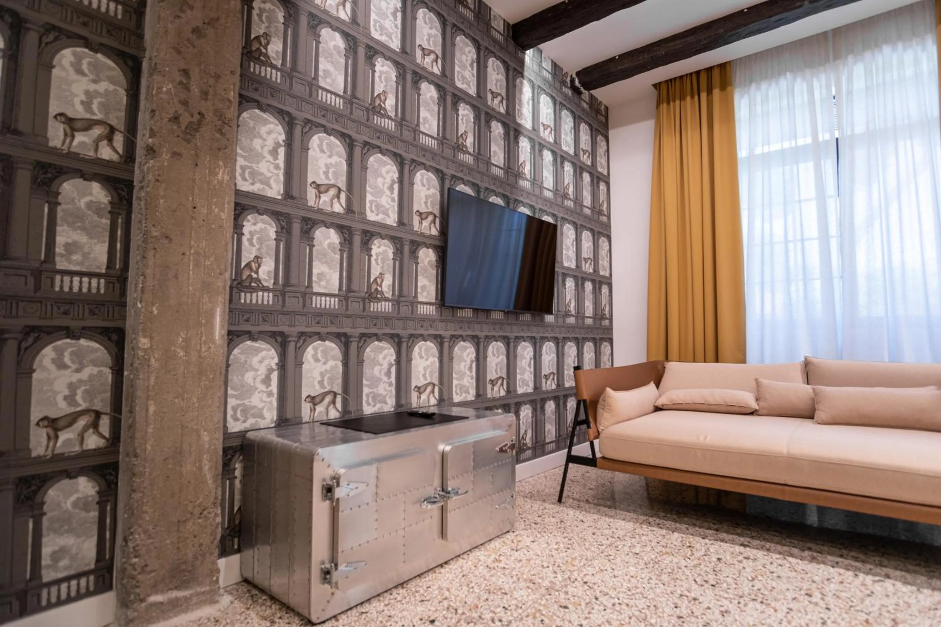 TV and multimedia in Palazzo Sebeto
