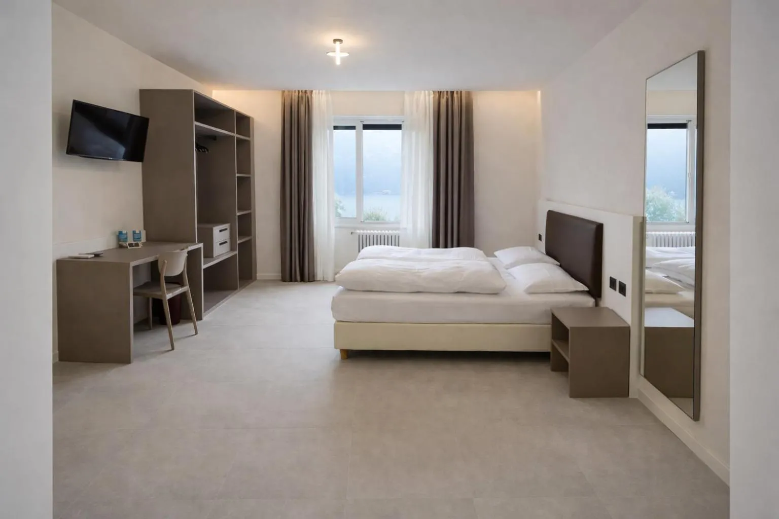 Superior Double Room with Lake View in Hotel Villa Margherita