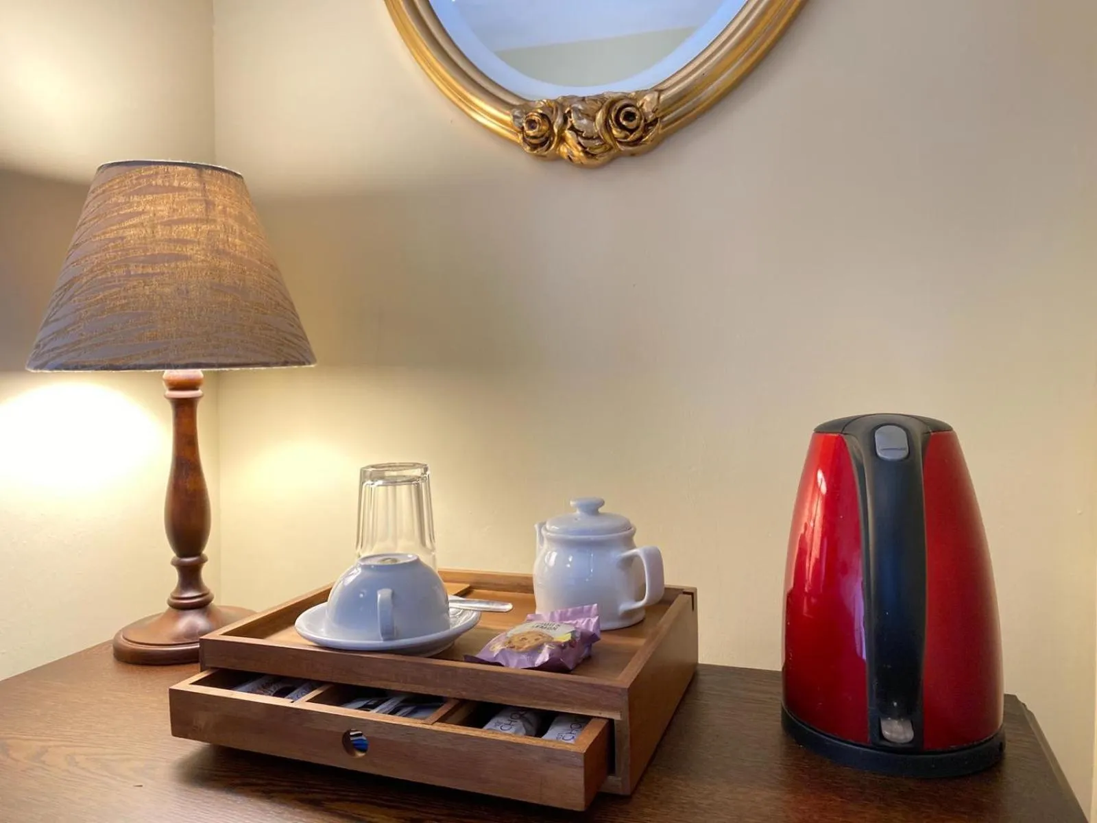 Coffee/tea facilities, Bed in The Victoria