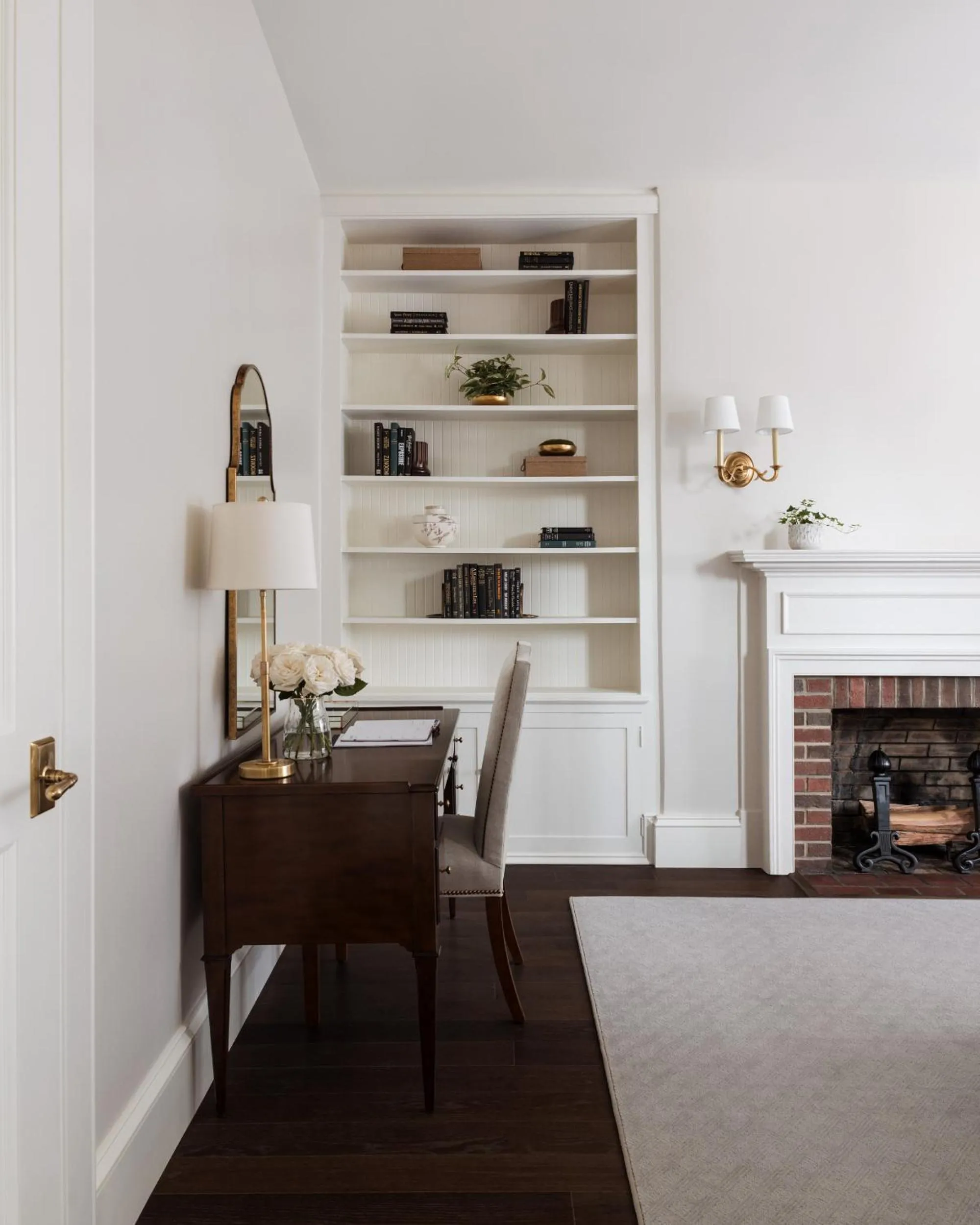 Seating area in 86 State Circle - Luxury Boutique Hotel