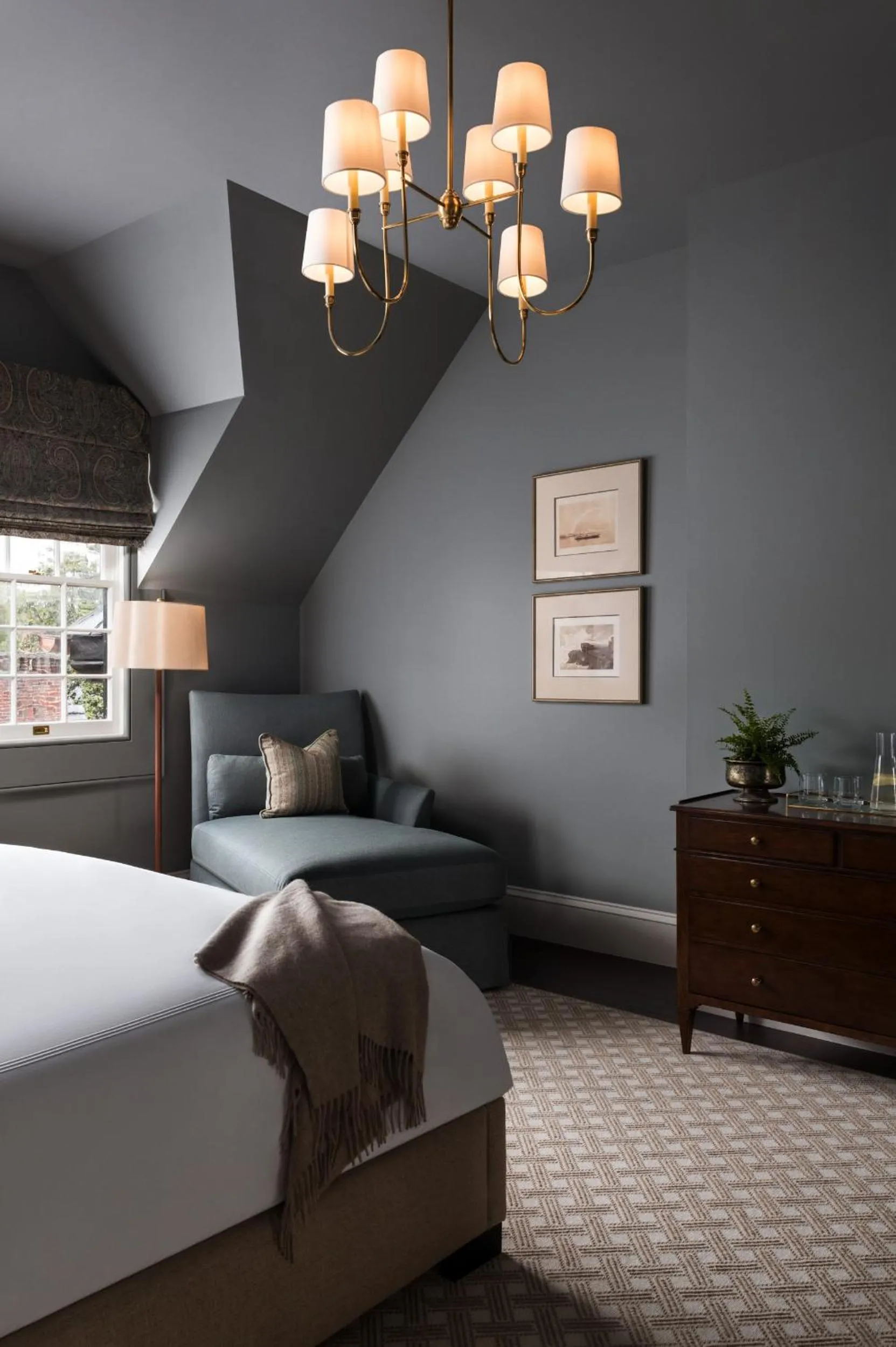Seating area, Bed in 86 State Circle - Luxury Boutique Hotel