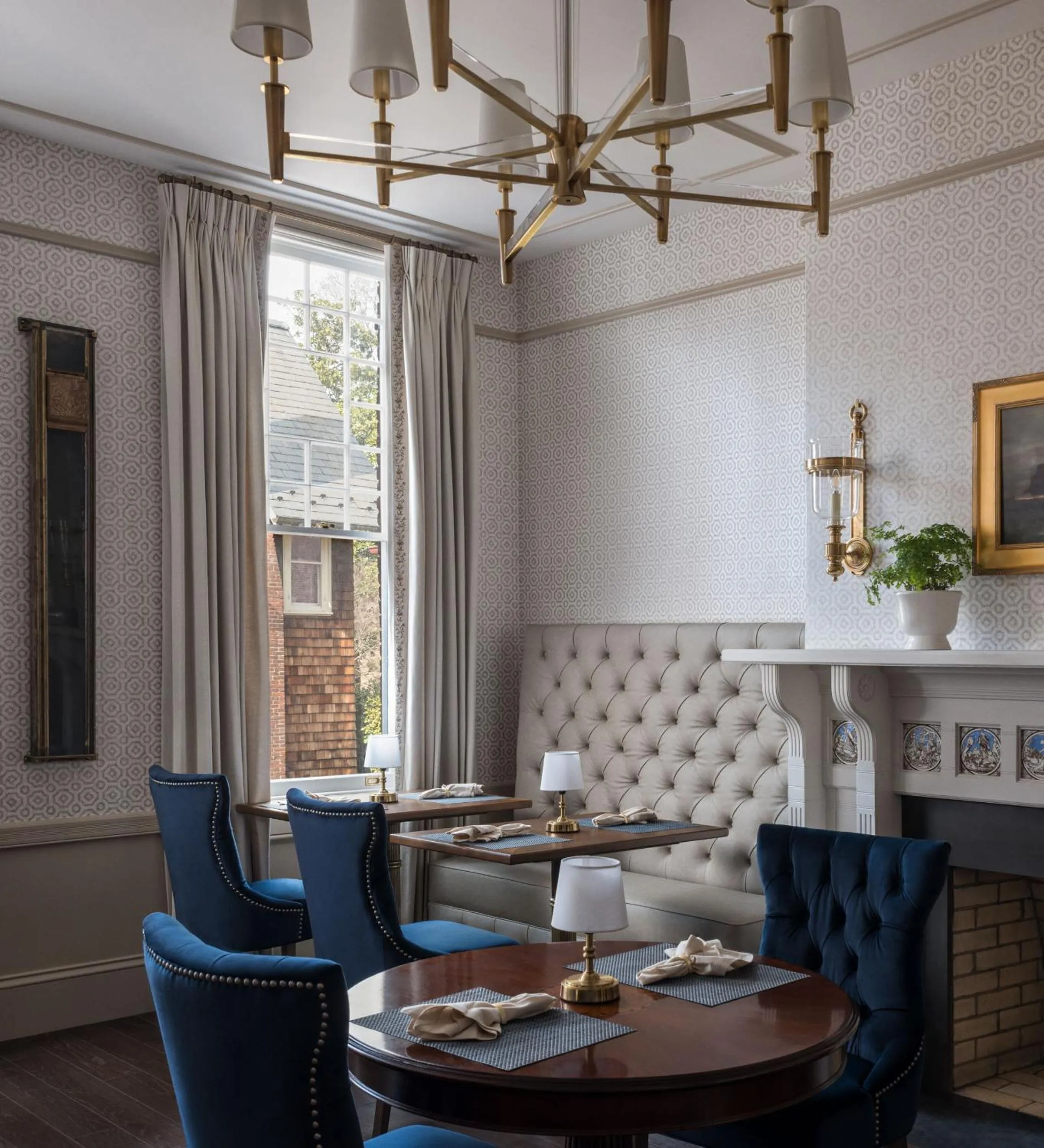 Dining area in 86 State Circle - Luxury Boutique Hotel