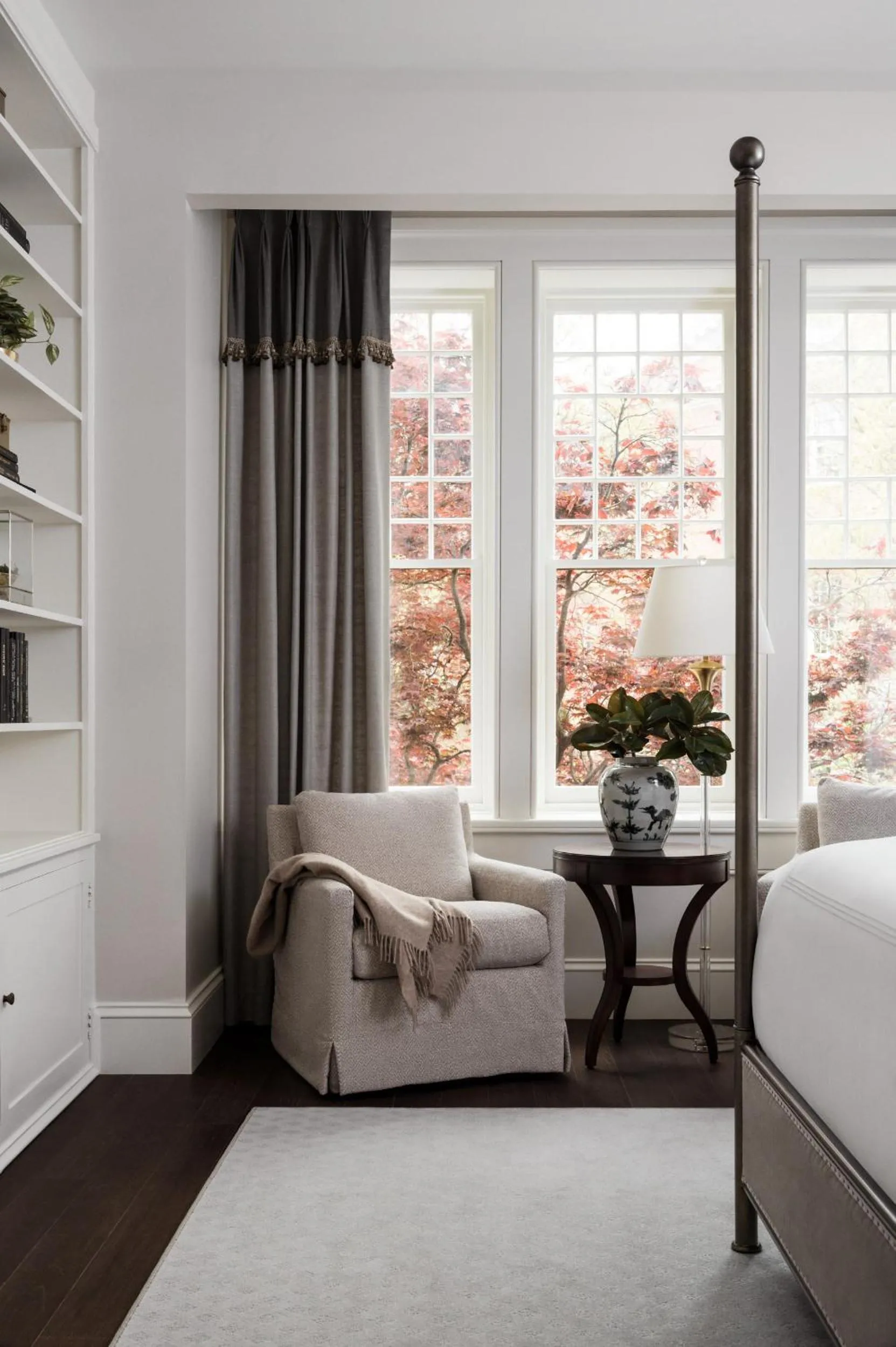 Bedroom, Bed in 86 State Circle - Luxury Boutique Hotel