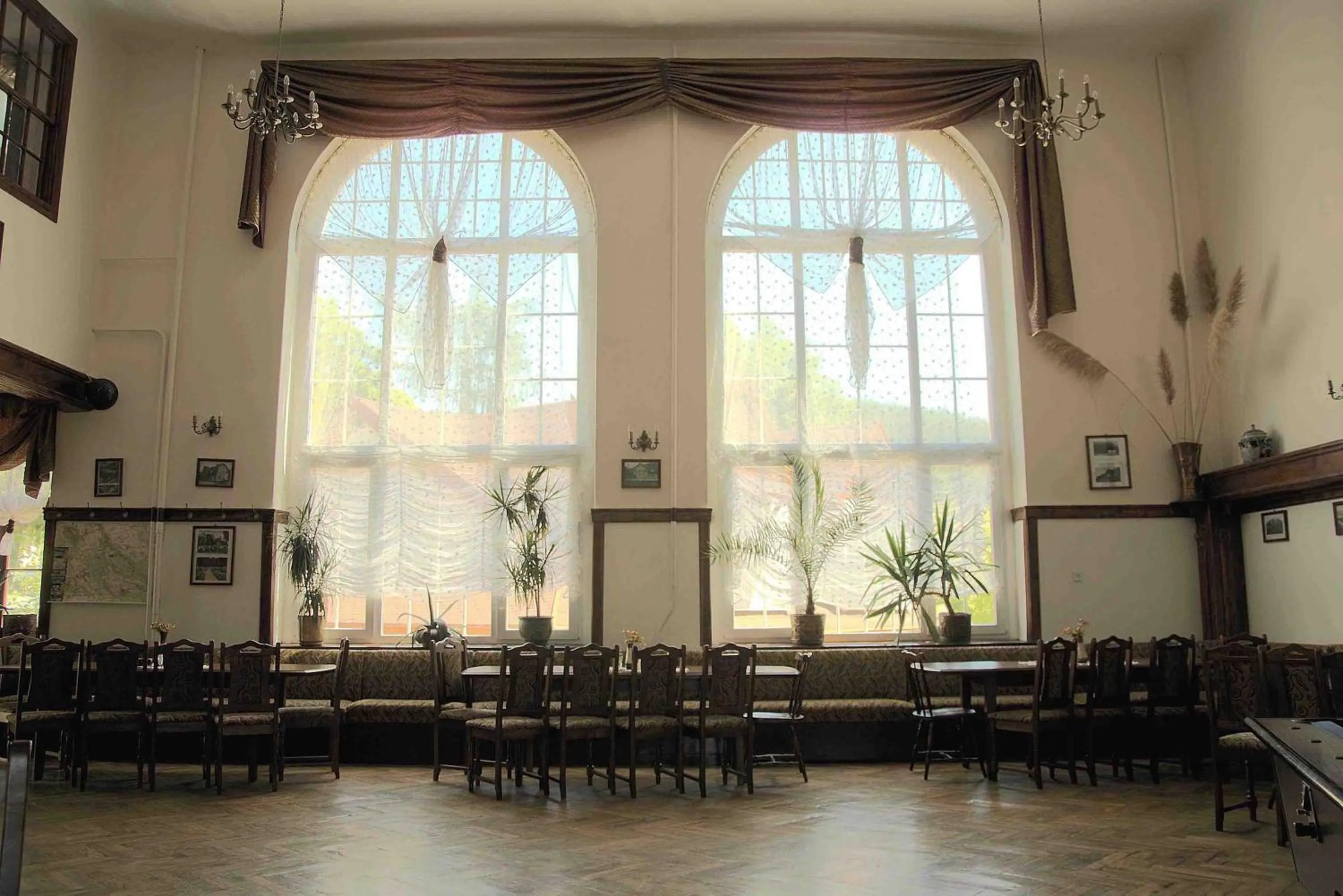 Restaurant/places to eat in Wrzos & Belvedere