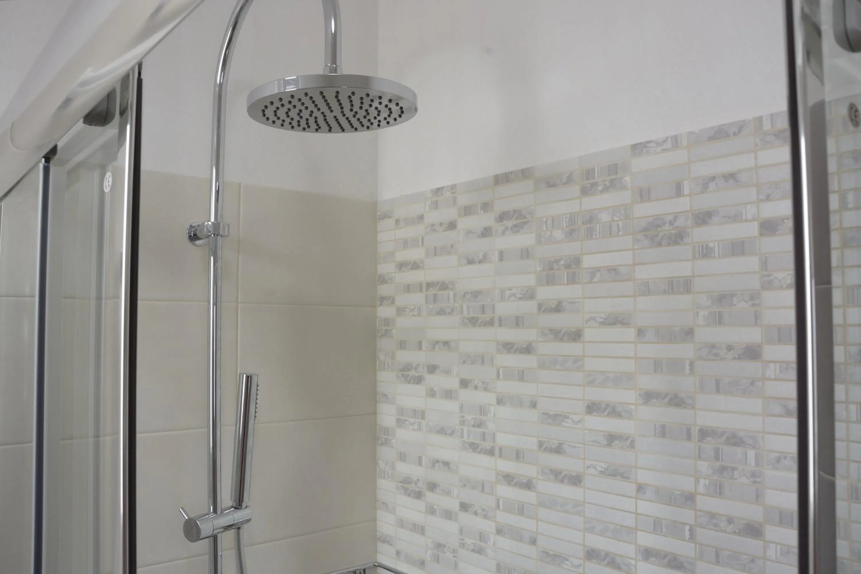 Shower in Baia Dell'Orso