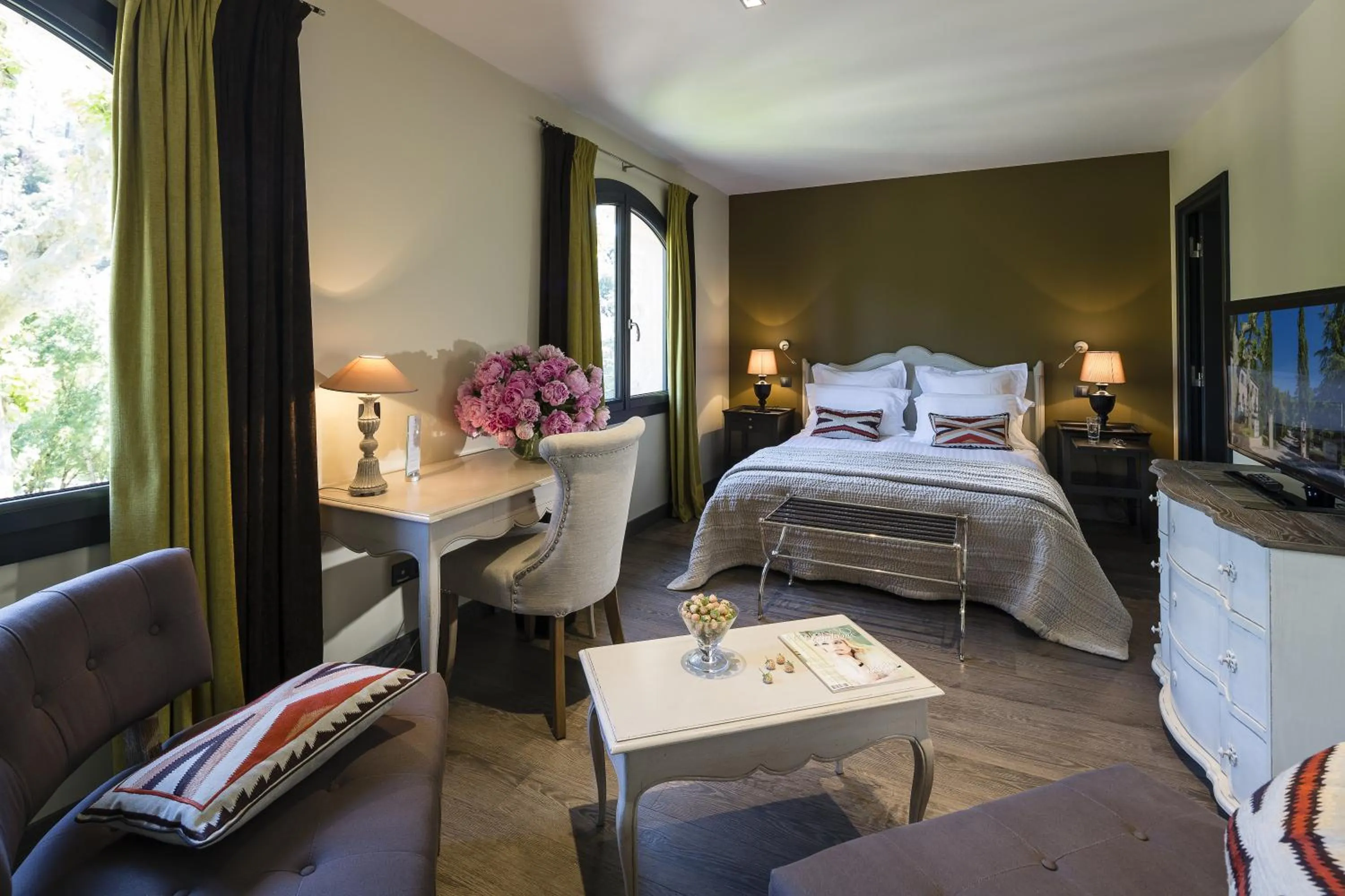 Shower, Bed in Hostellerie Les Gorges De Pennafort