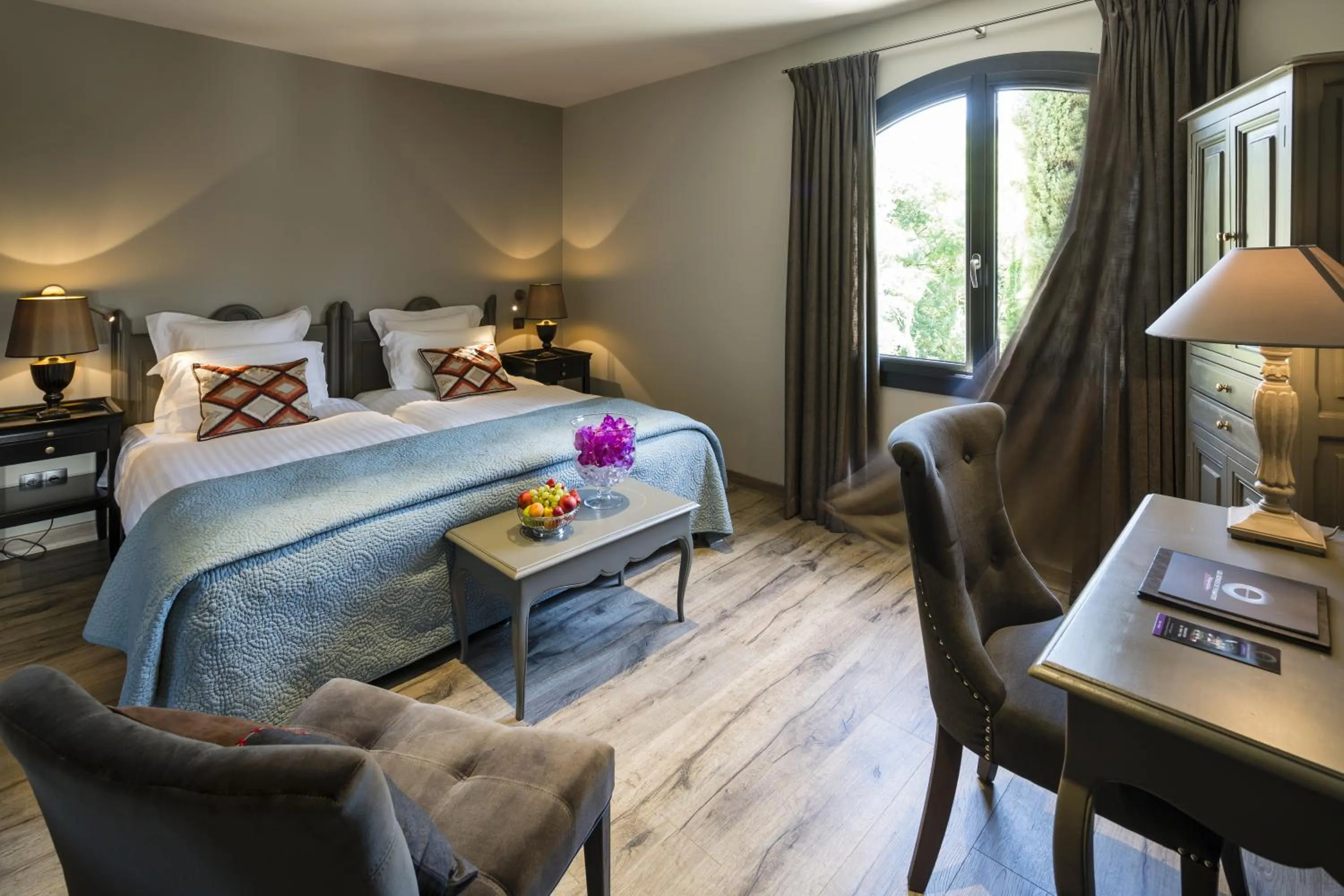 Shower, Bed in Hostellerie Les Gorges De Pennafort