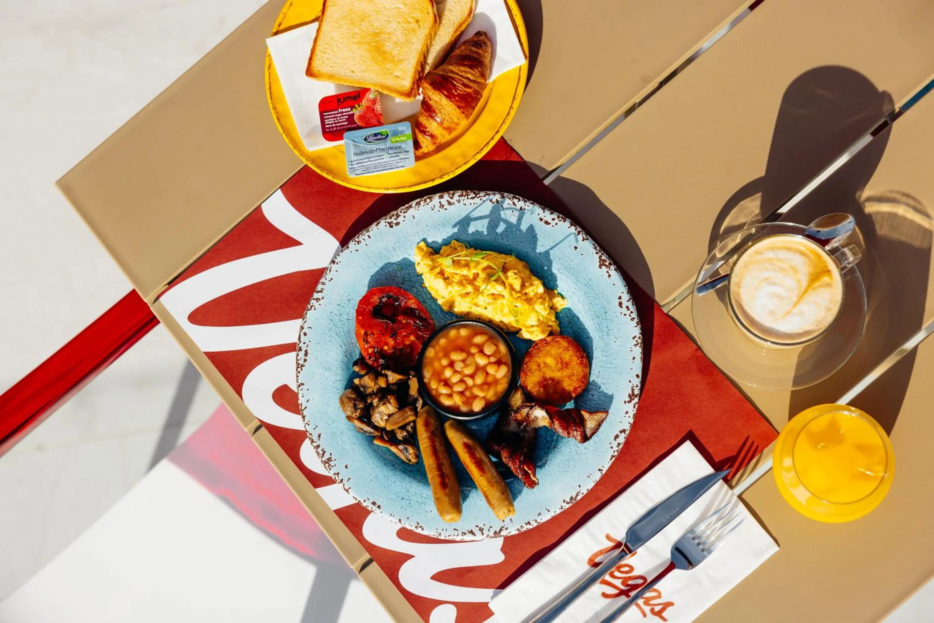 Food and drinks in Vegas Resort