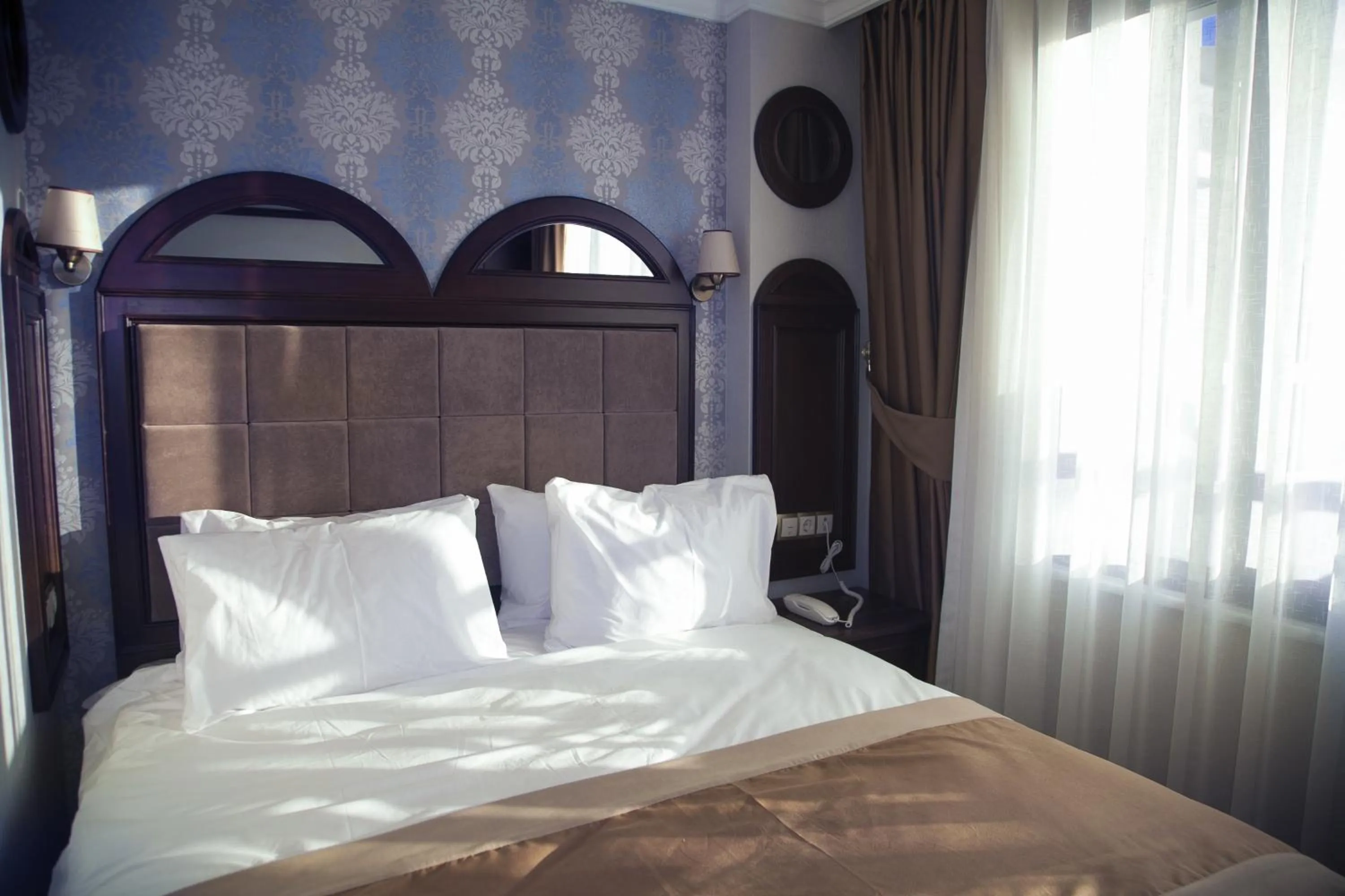 Photo of the whole room, Bed in Golden Pen Hotel