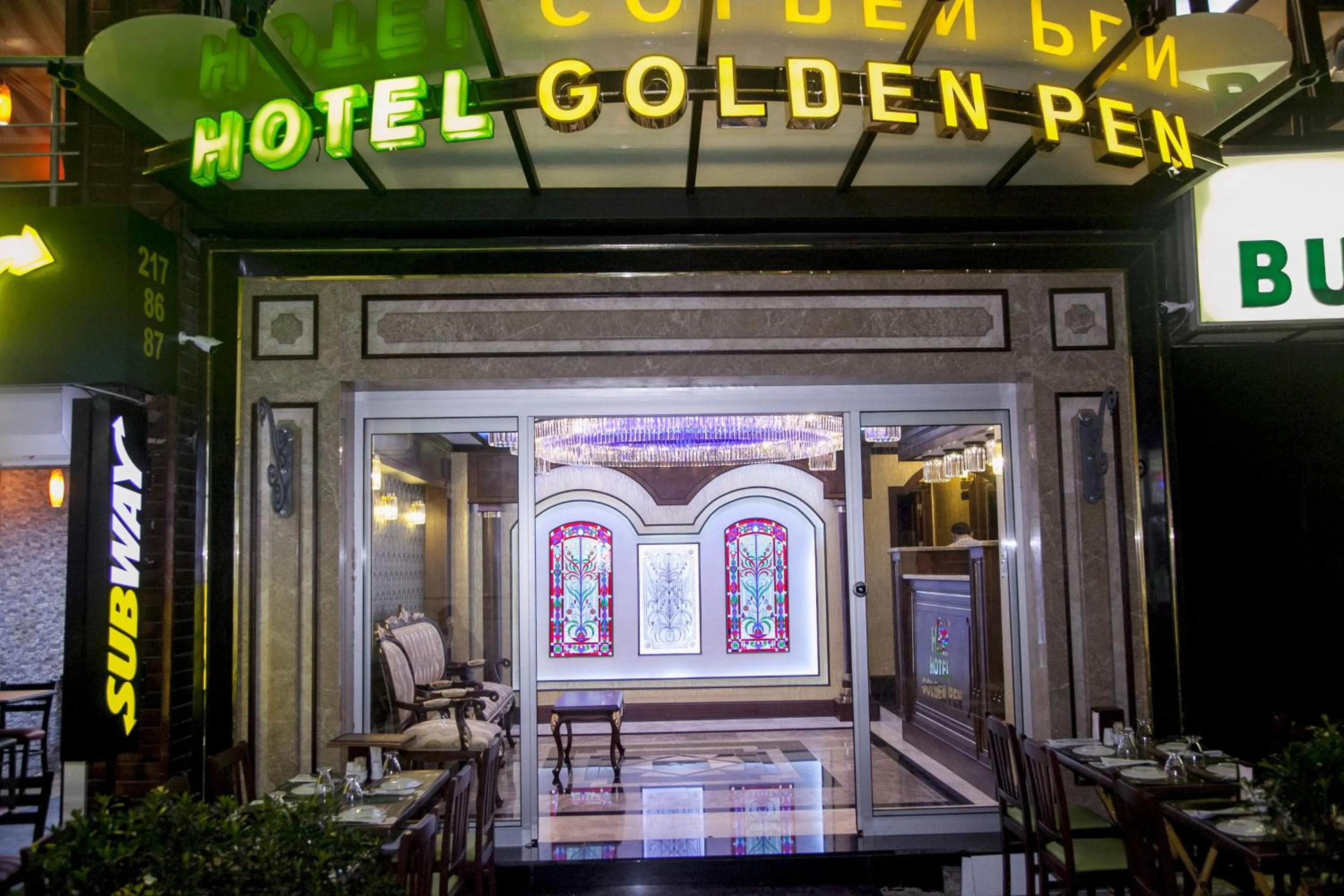 Facade/entrance in Golden Pen Hotel