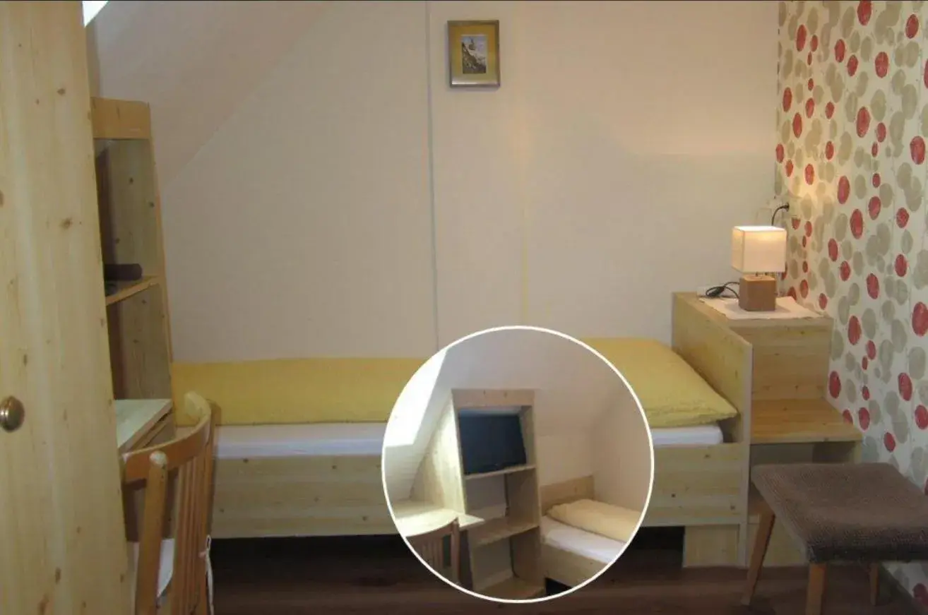 Single Room with Private Bathroom in Pension Sonne Bed Single Room with Private Bathroom in Pension Sonne Bed