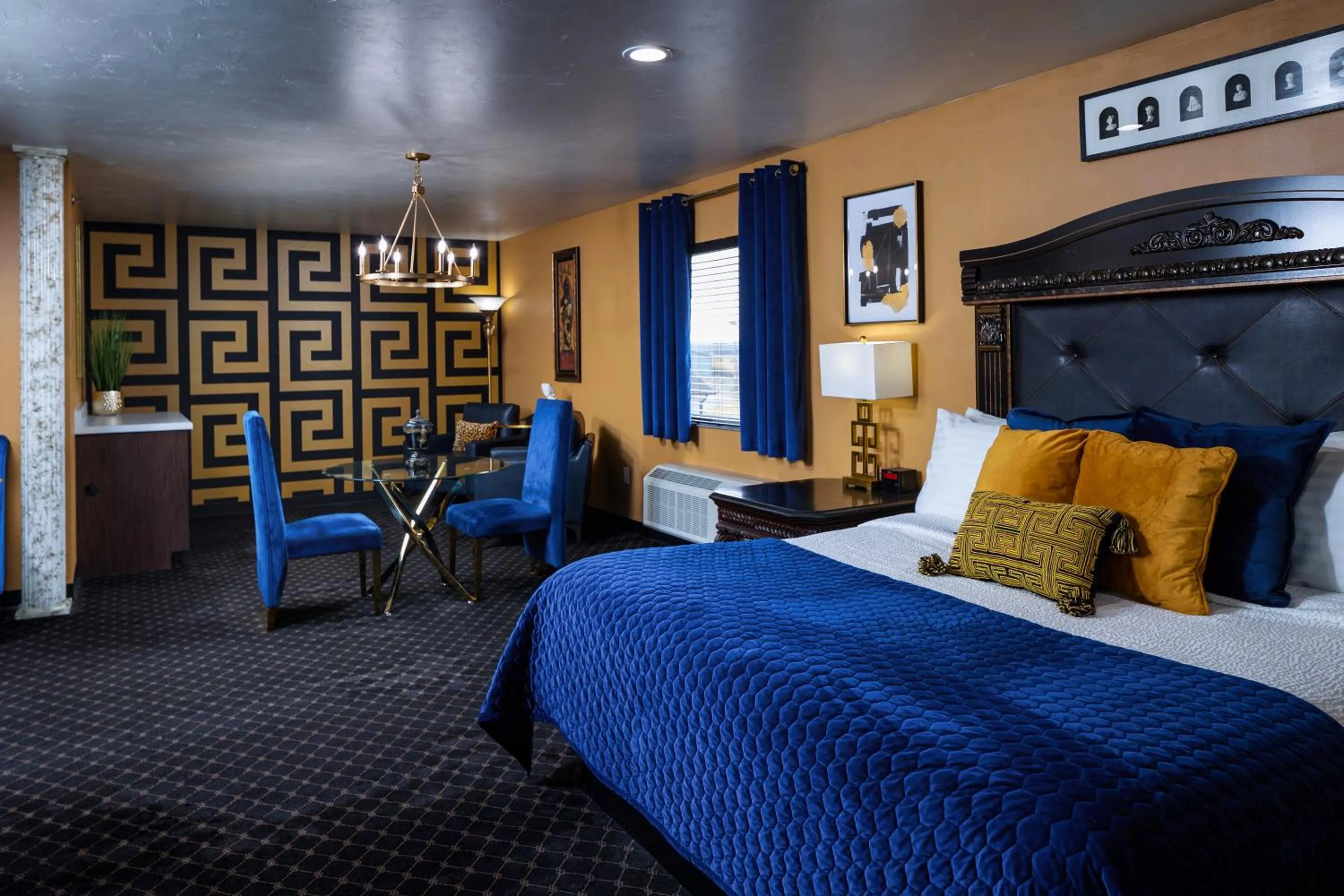 Bed in Hotel J Green Bay