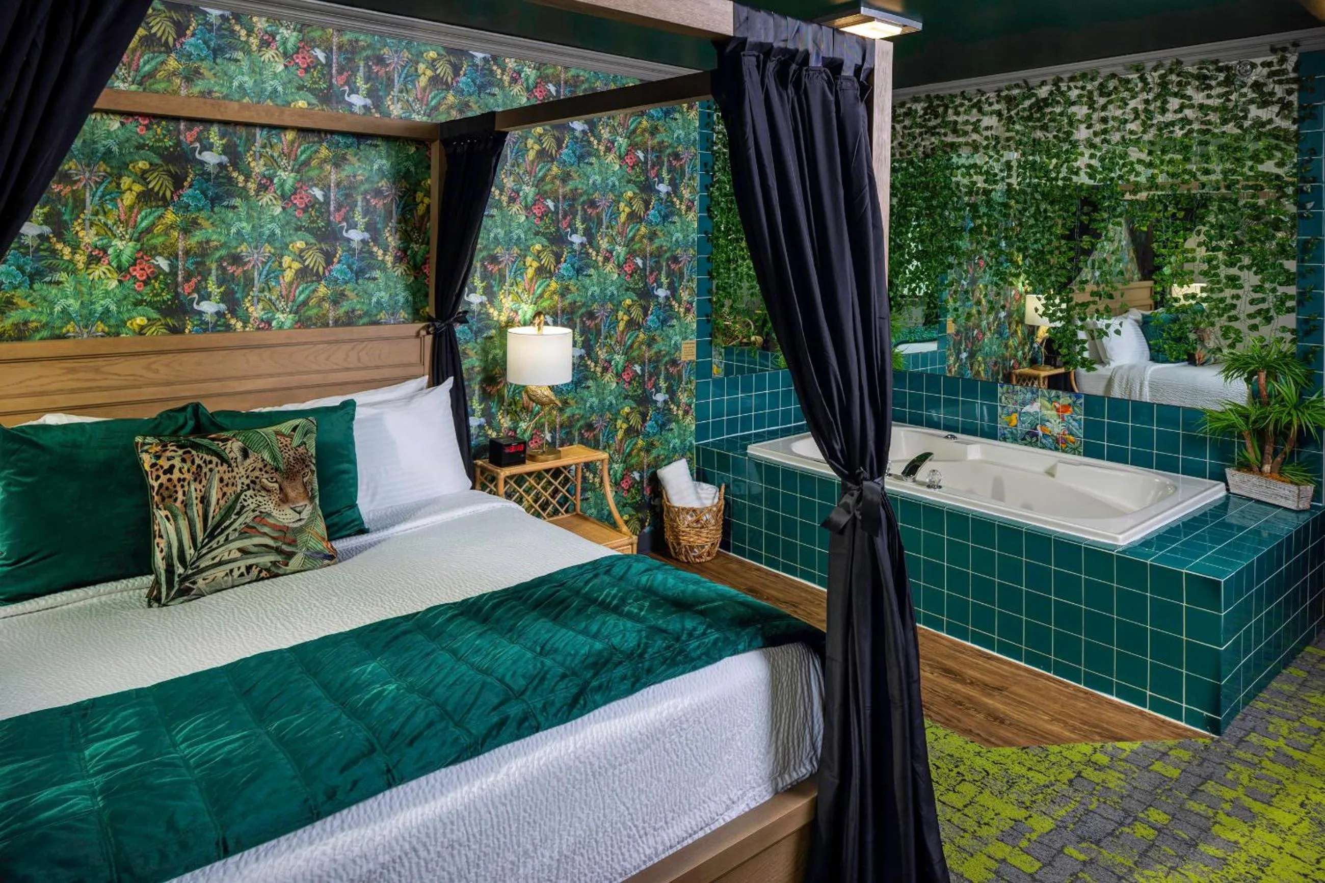 Bed in Hotel J Green Bay