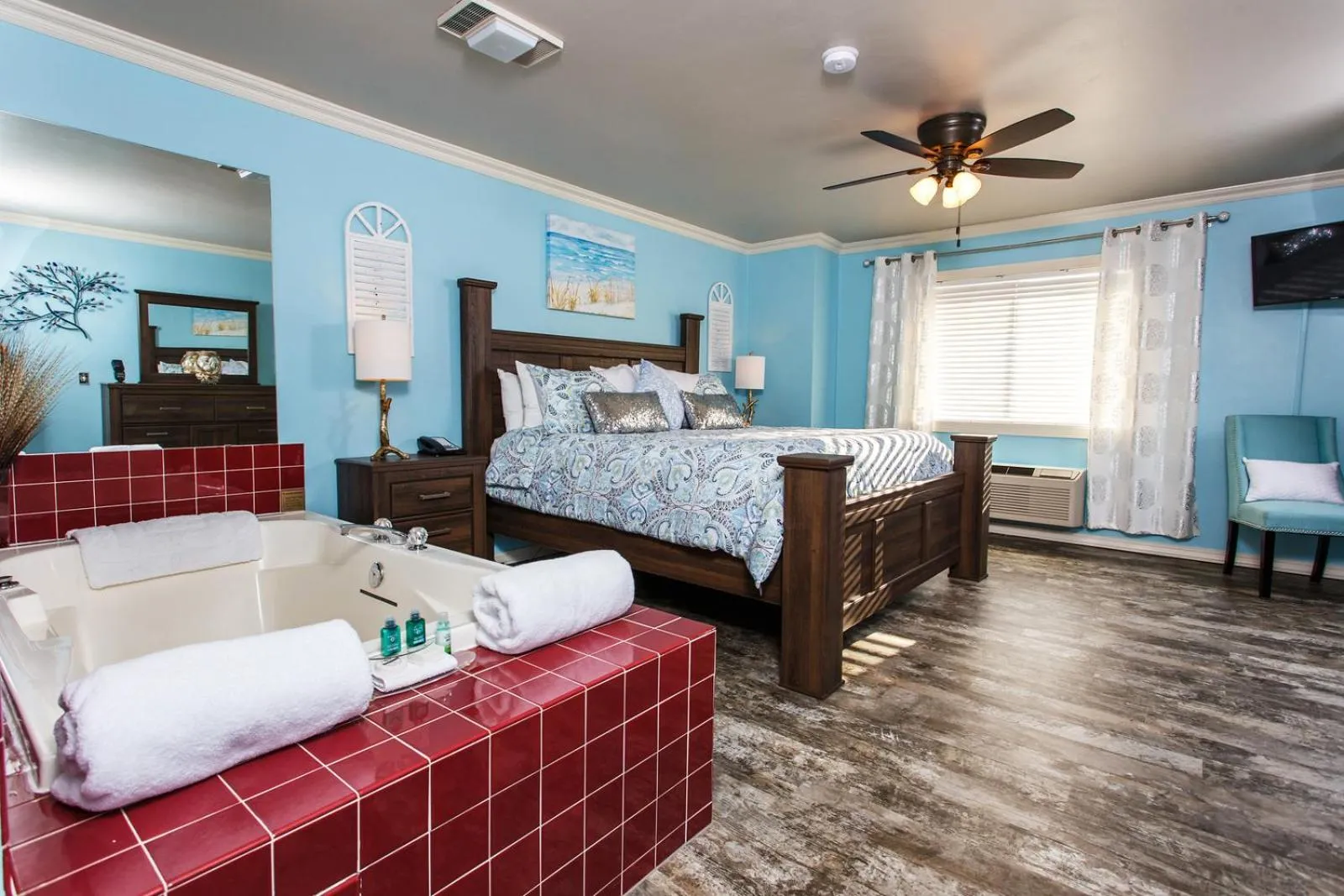 Bed in Hotel J Green Bay