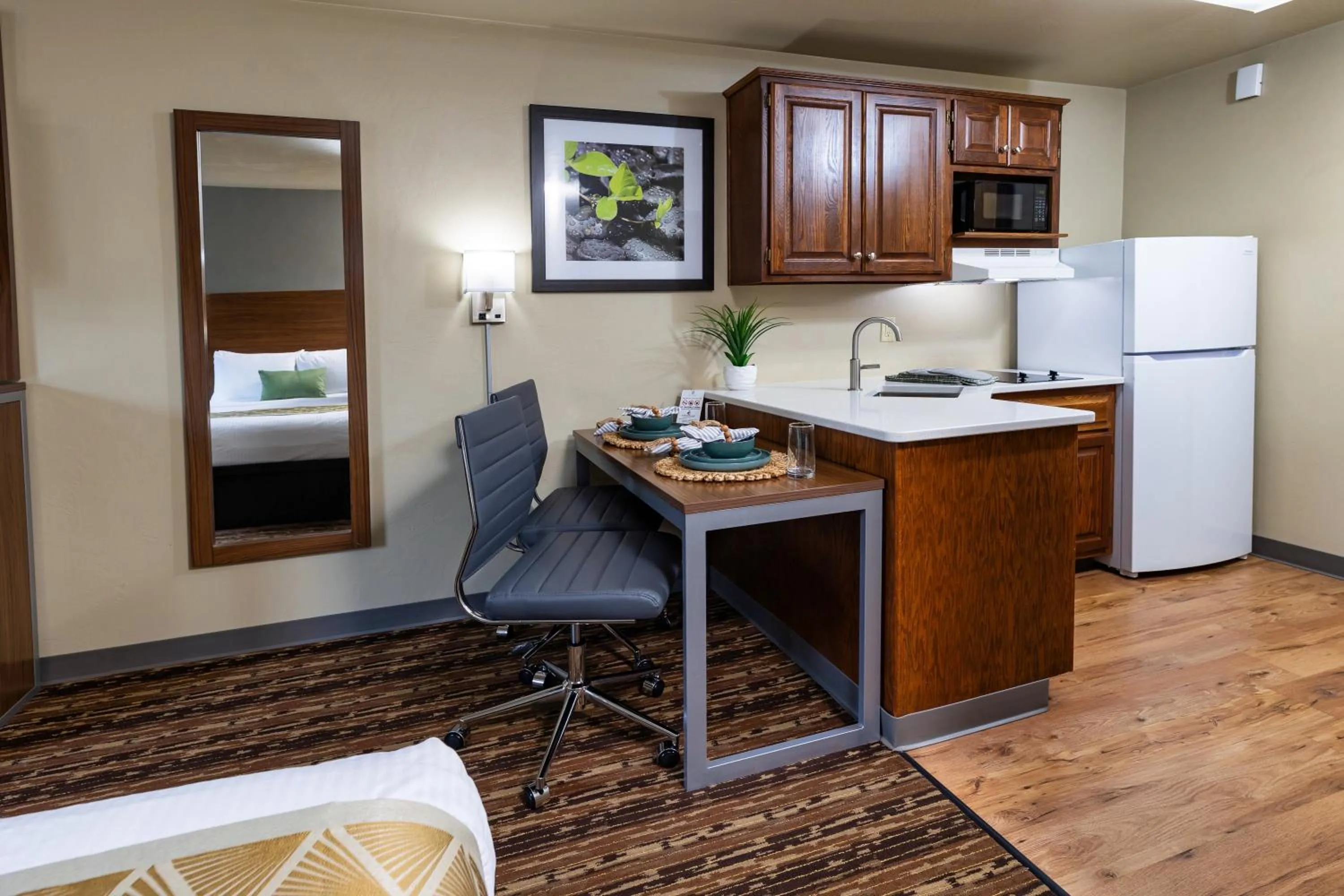 Kitchen or kitchenette in Extended Stay Airport