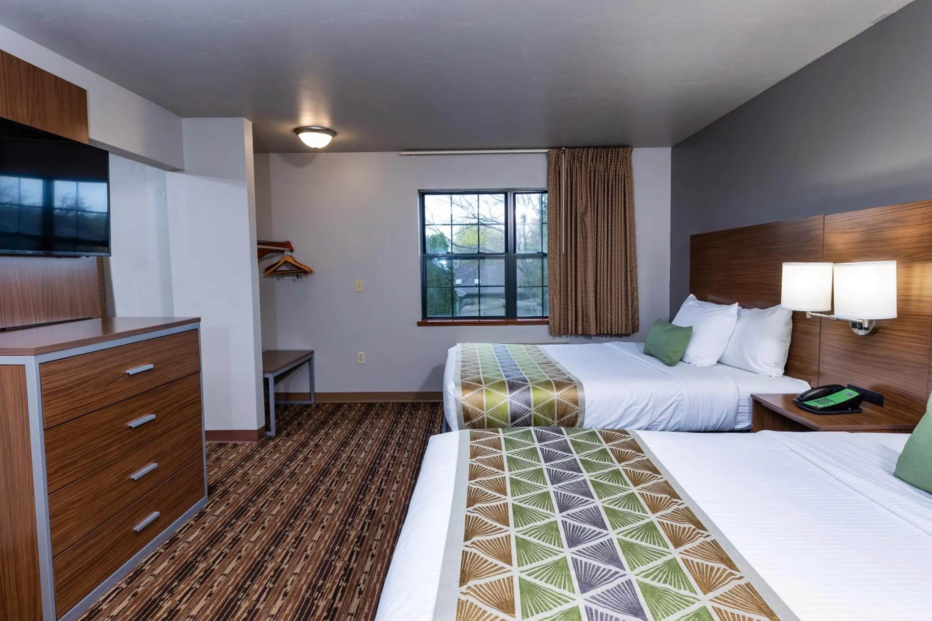 Guests, Bed in Extended Stay Airport